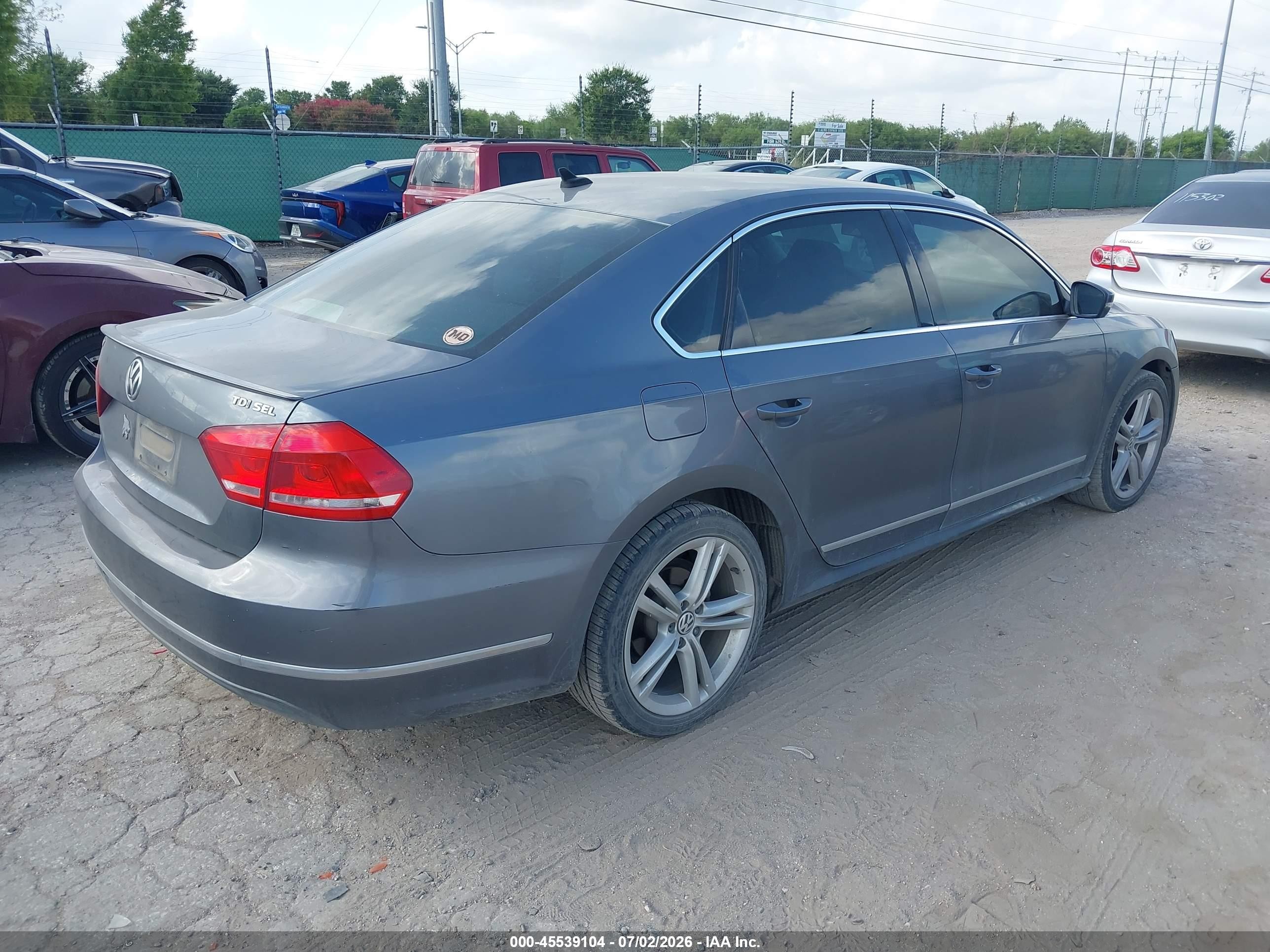 2014 Volkswagen Passat 2.0l Tdi Sel Premium vin: 1VWCN7A35EC039315