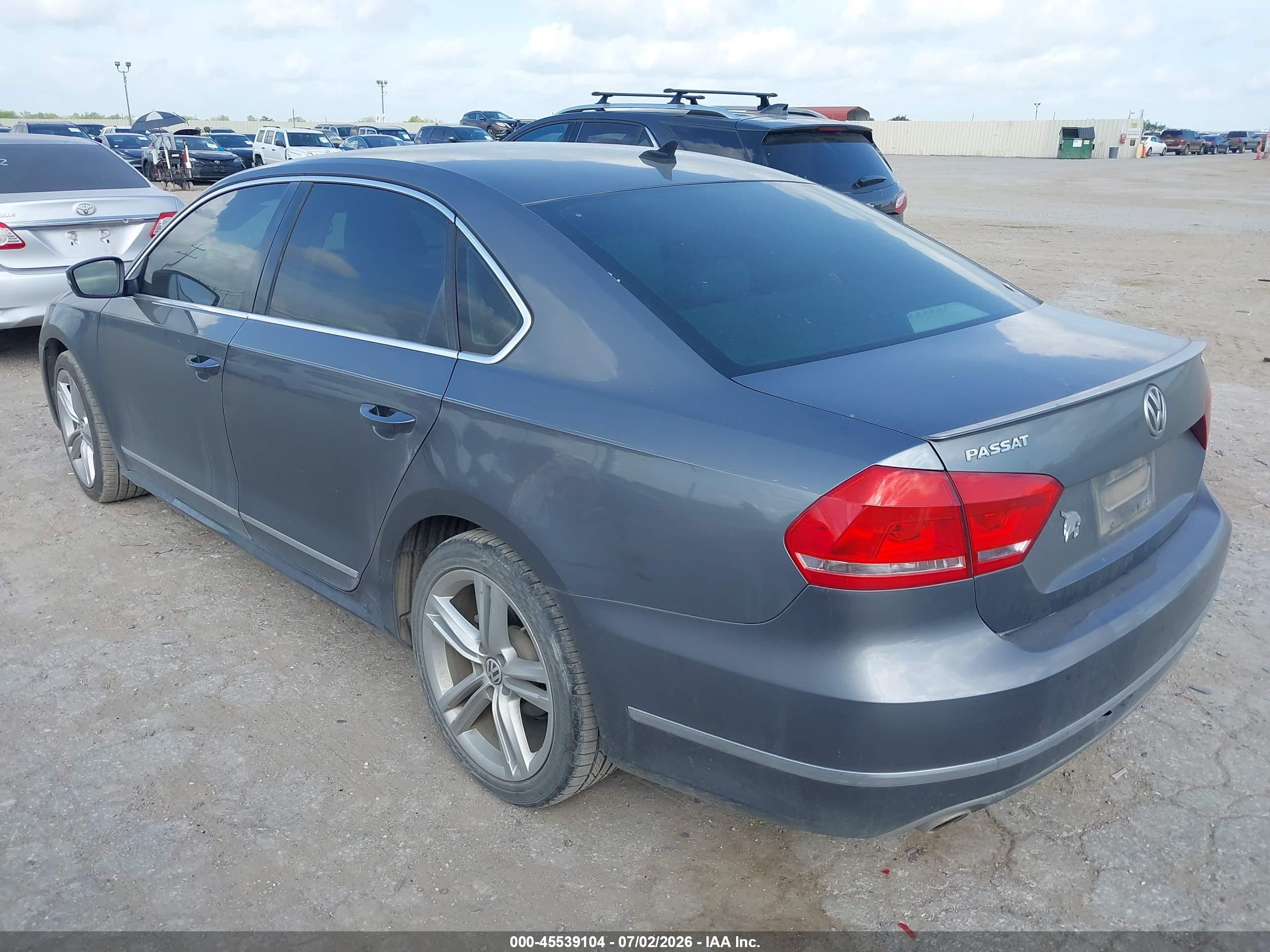 2014 Volkswagen Passat 2.0l Tdi Sel Premium vin: 1VWCN7A35EC039315