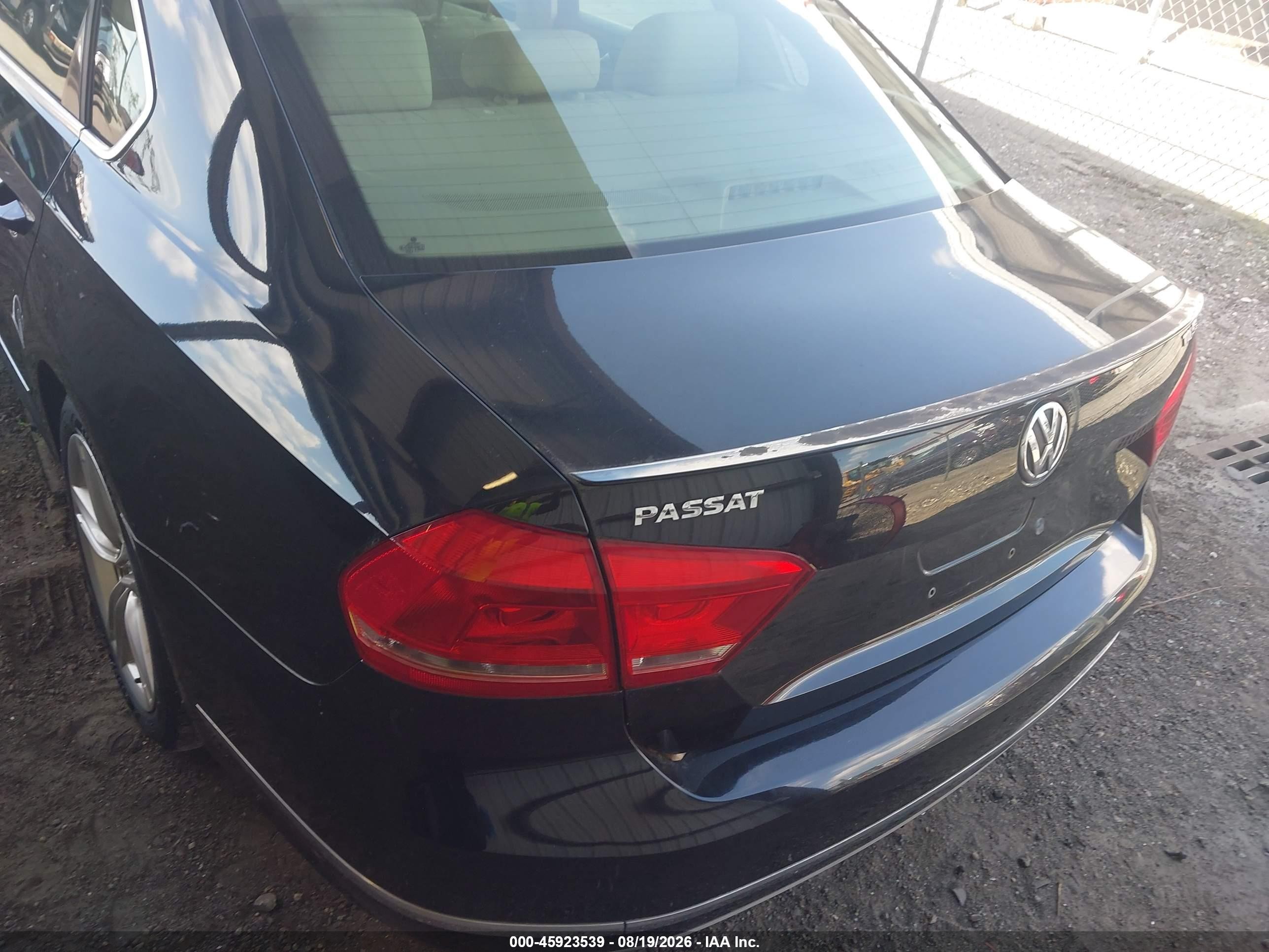 2014 Volkswagen Passat 2.0l Tdi Sel Premium Black vin: 1VWCN7A35EC049844