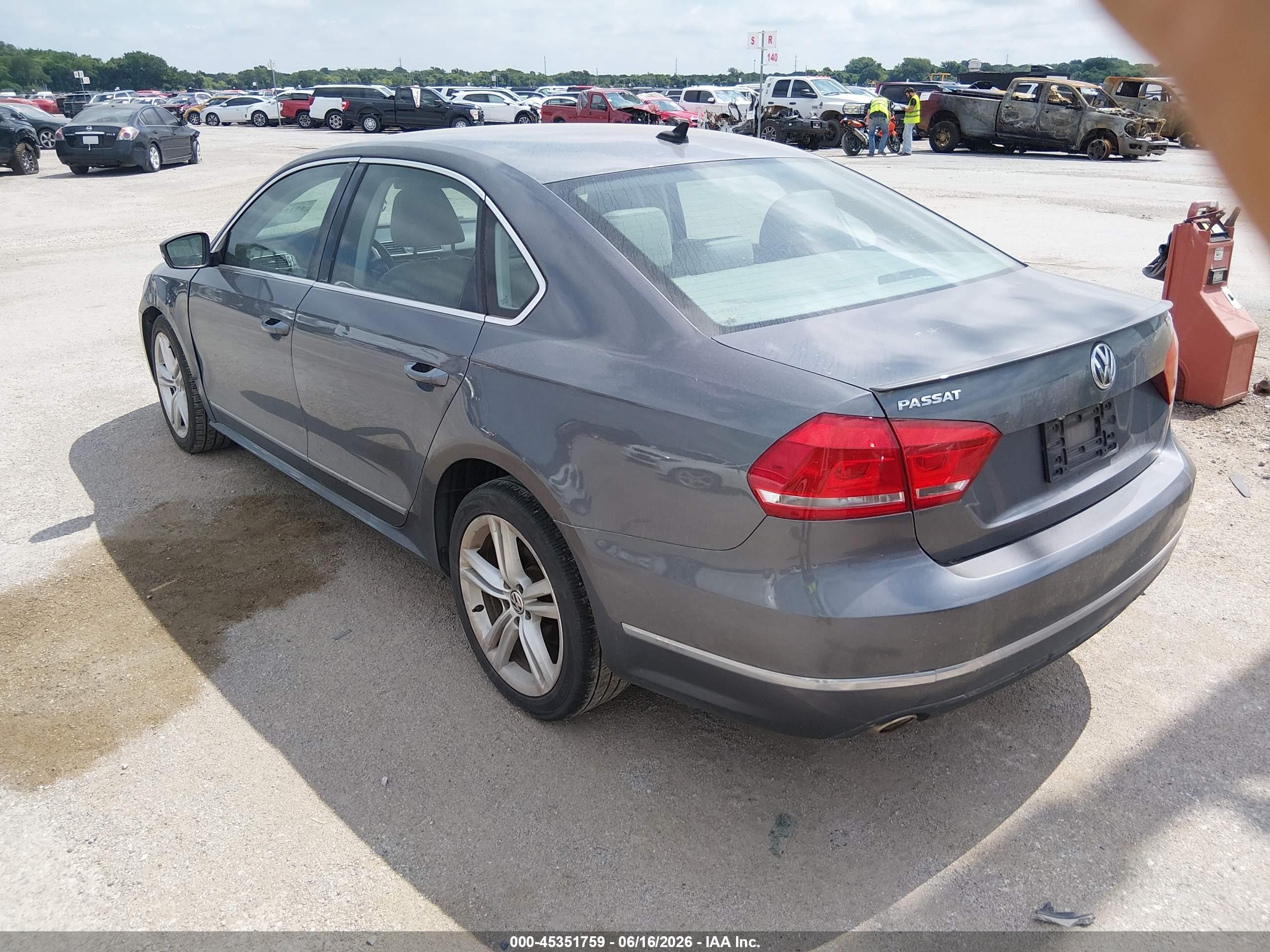 2014 Volkswagen Passat 2.0l Tdi Sel Premium Gray vin: 1VWCN7A35EC068717