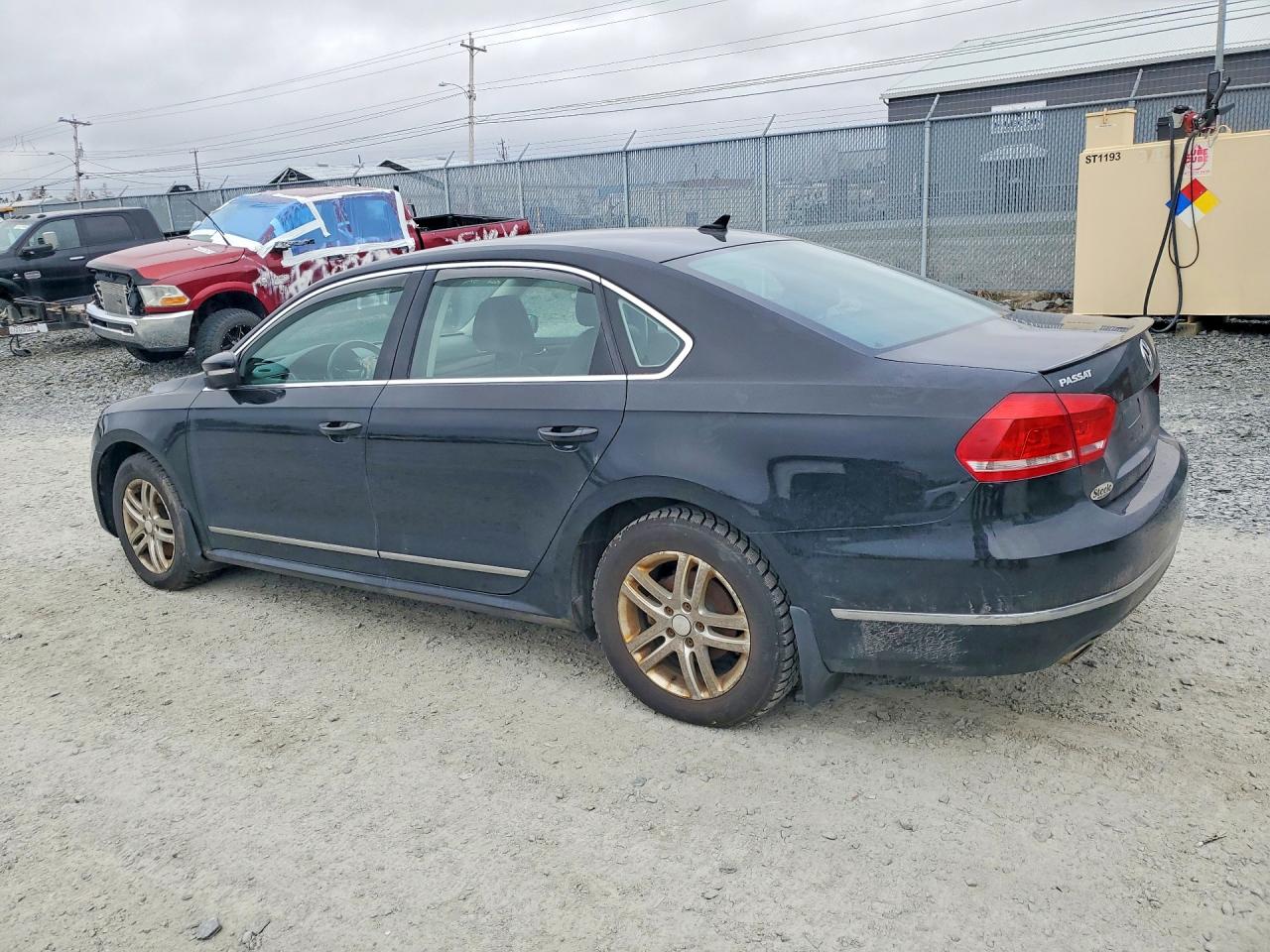 2014 Volkswagen Passat Sel Black vin: 1VWCN7A35EC071472
