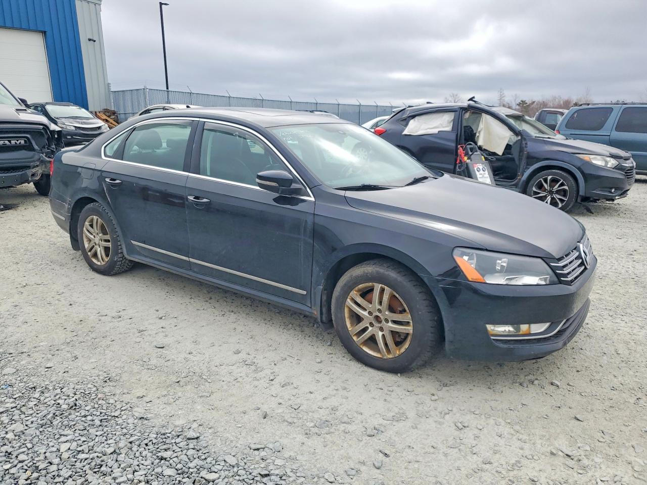 2014 Volkswagen Passat Sel Black vin: 1VWCN7A35EC071472