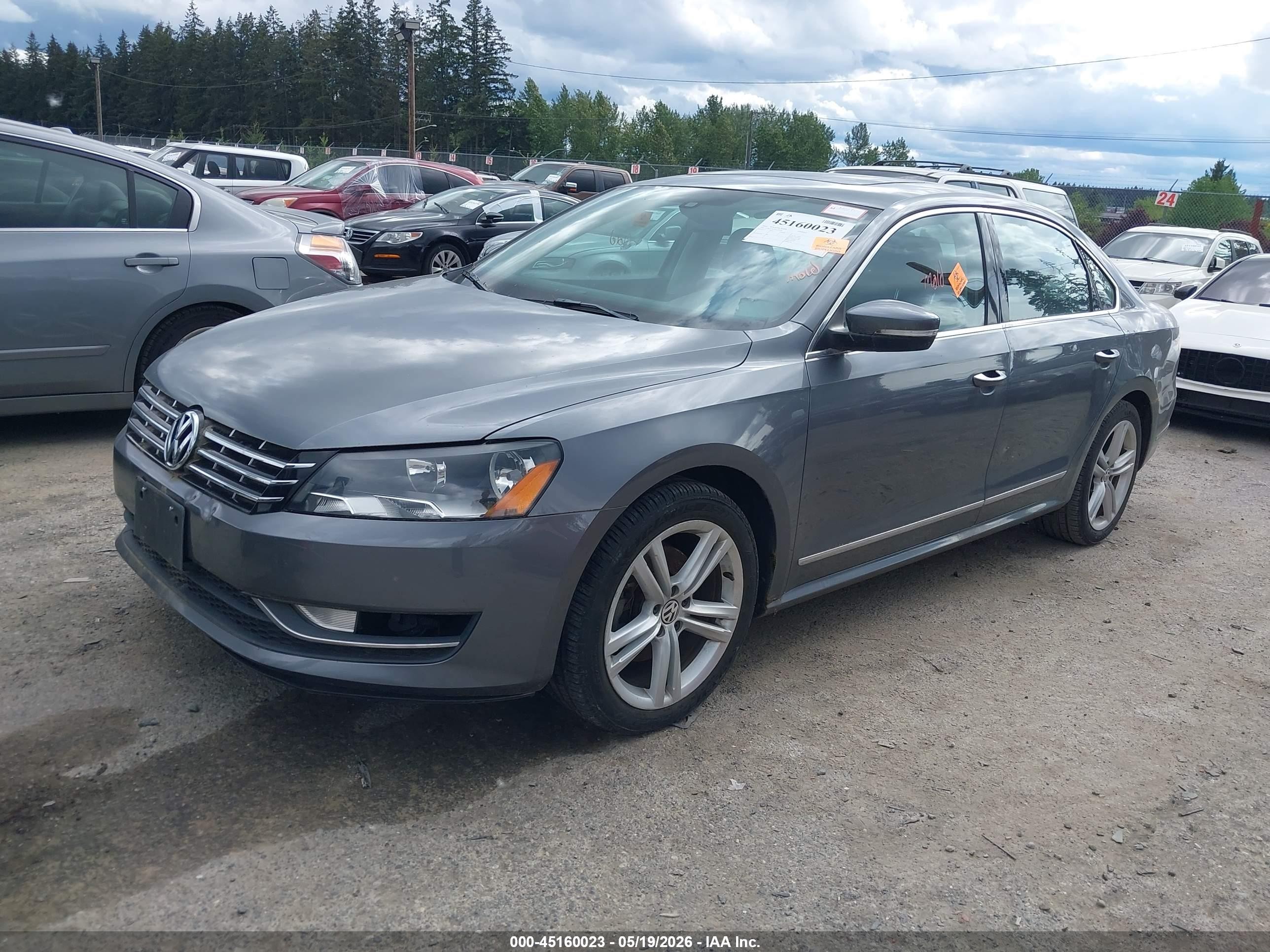 2014 Volkswagen Passat 2.0l Tdi Sel Premium Серый vin: 1VWCN7A35EC100100