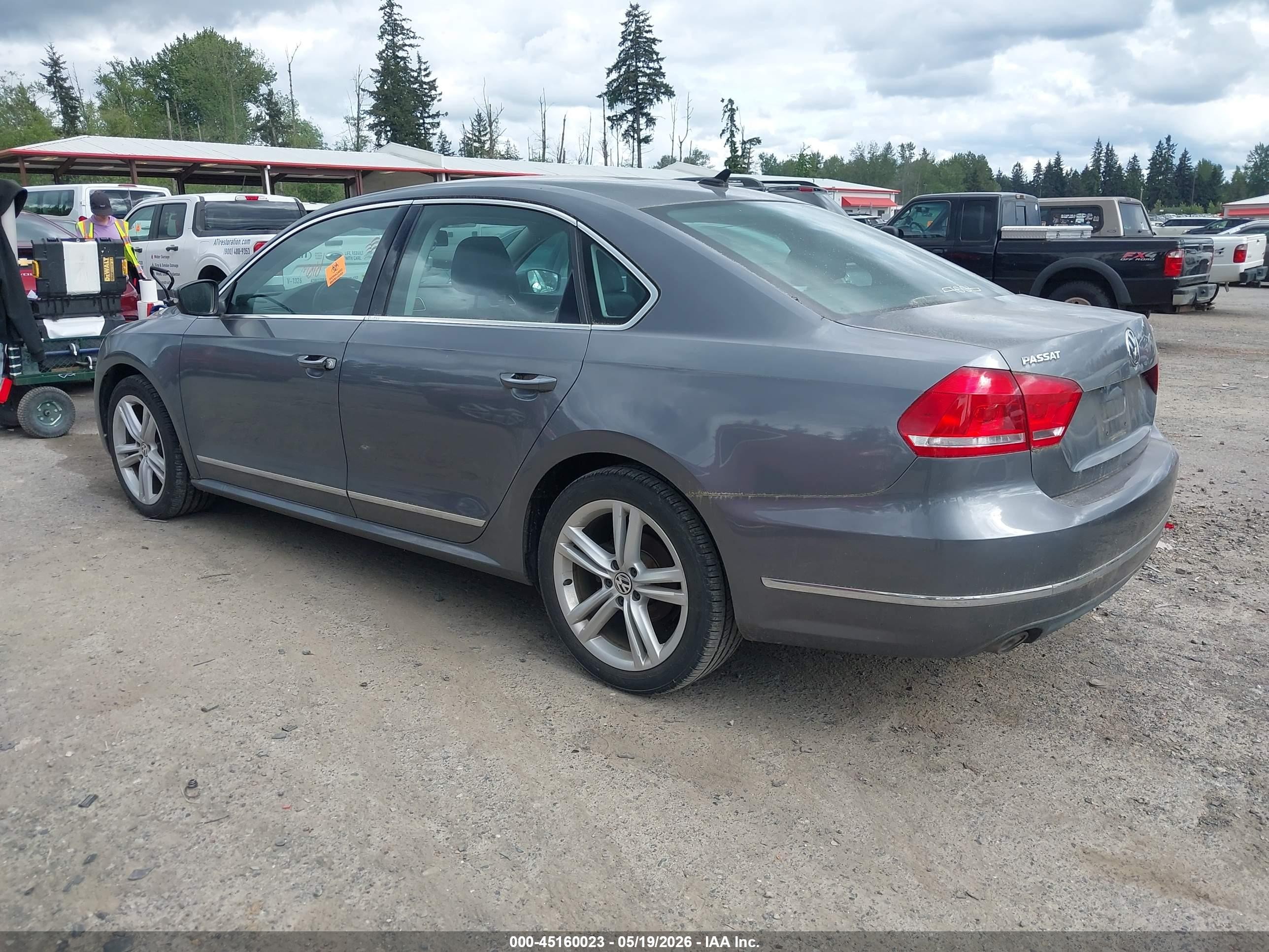 2014 Volkswagen Passat 2.0l Tdi Sel Premium Серый vin: 1VWCN7A35EC100100
