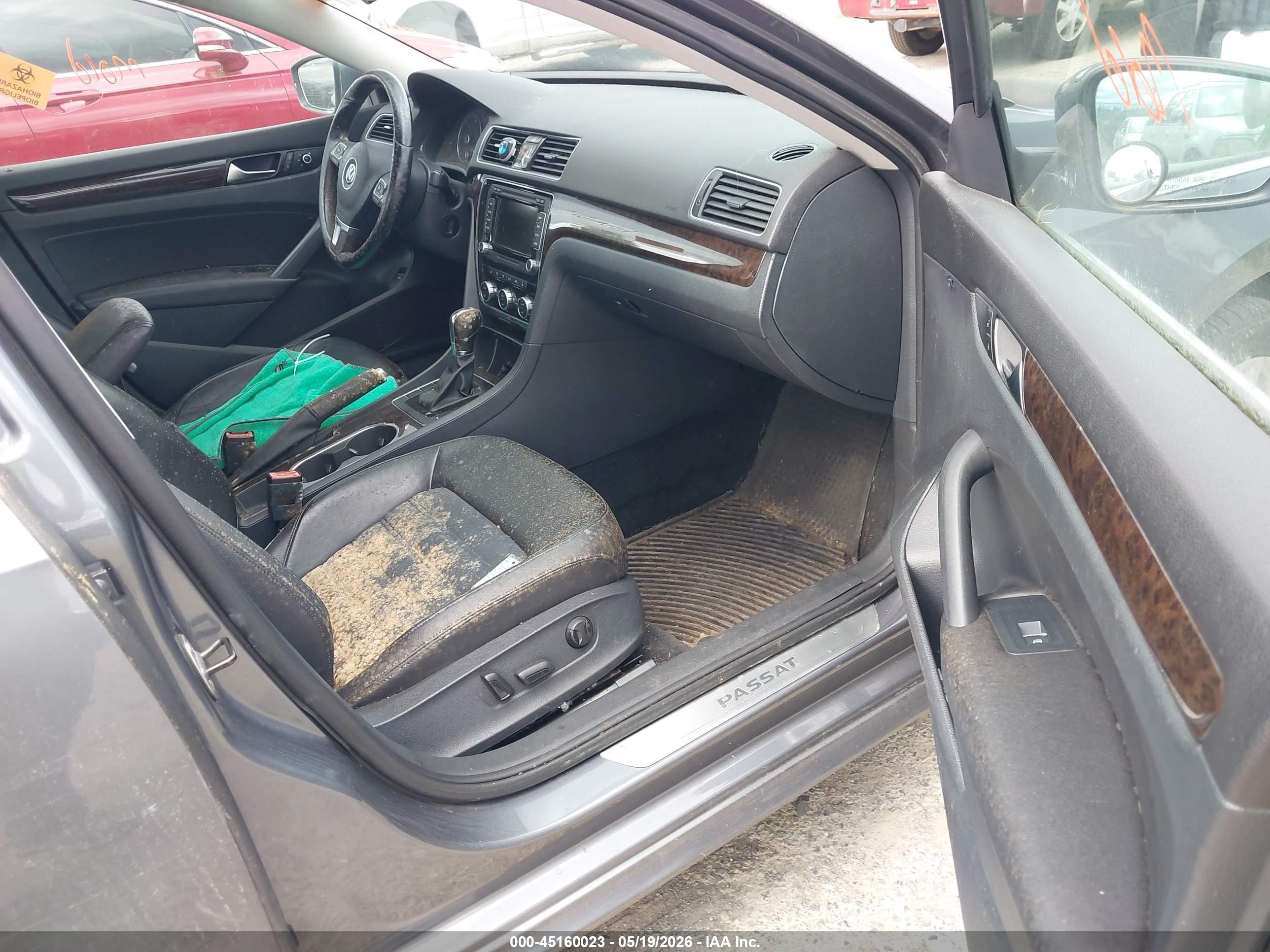 2014 Volkswagen Passat 2.0l Tdi Sel Premium Серый vin: 1VWCN7A35EC100100