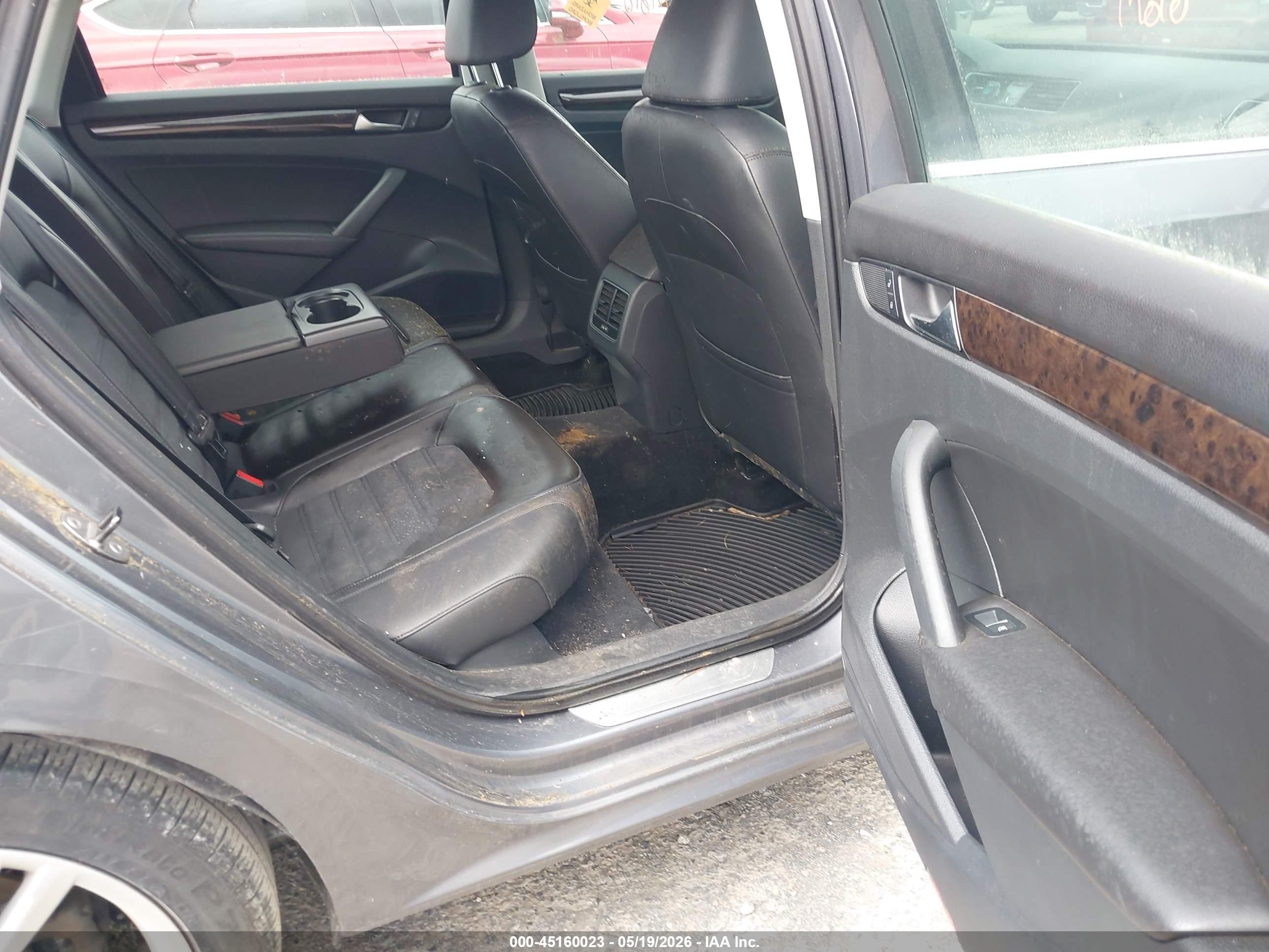 2014 Volkswagen Passat 2.0l Tdi Sel Premium Серый vin: 1VWCN7A35EC100100