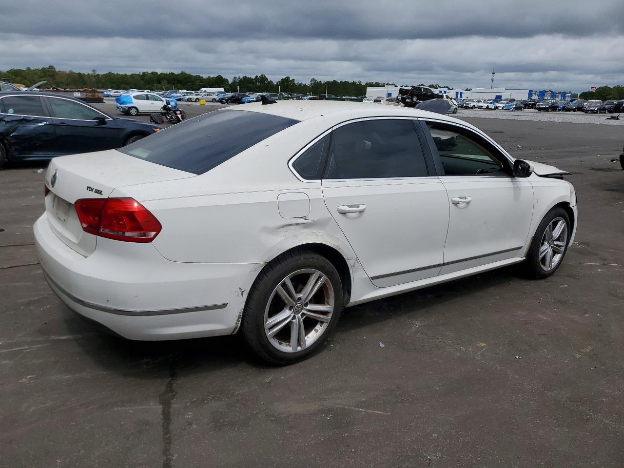 2014 Volkswagen Passat Sel White vin: 1VWCN7A35EC119861
