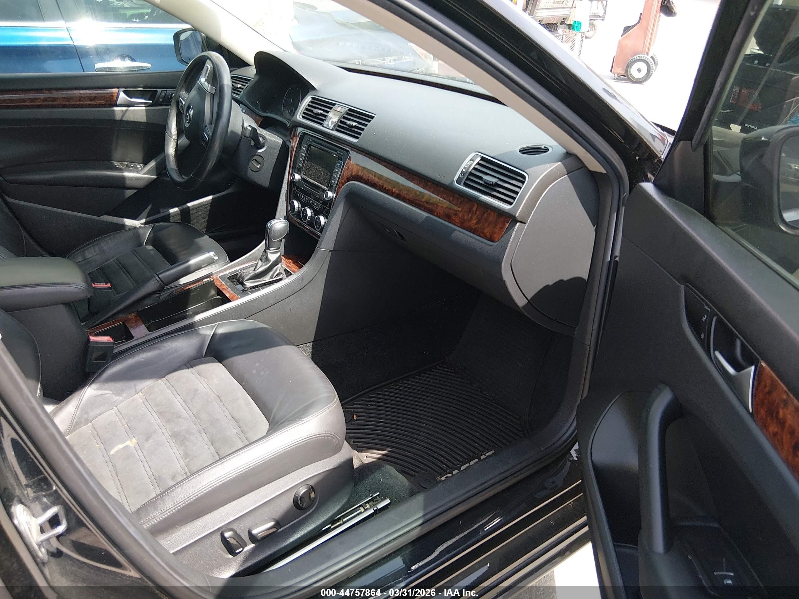 2012 Volkswagen Passat 2.0l Tdi Sel Premium Black vin: 1VWCN7A36CC106789