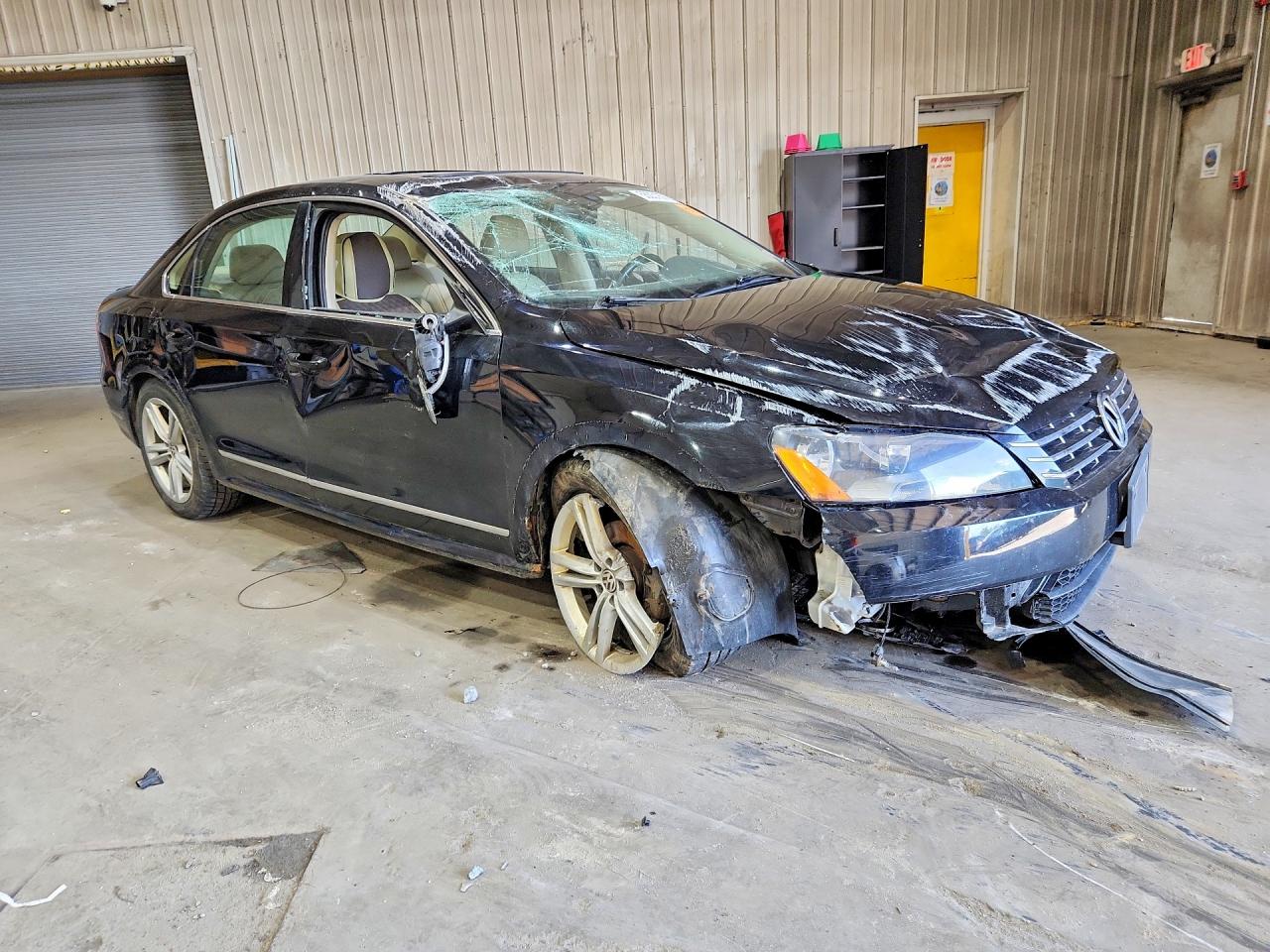 2013 Volkswagen Passat Sel Черный vin: 1VWCN7A36DC068448