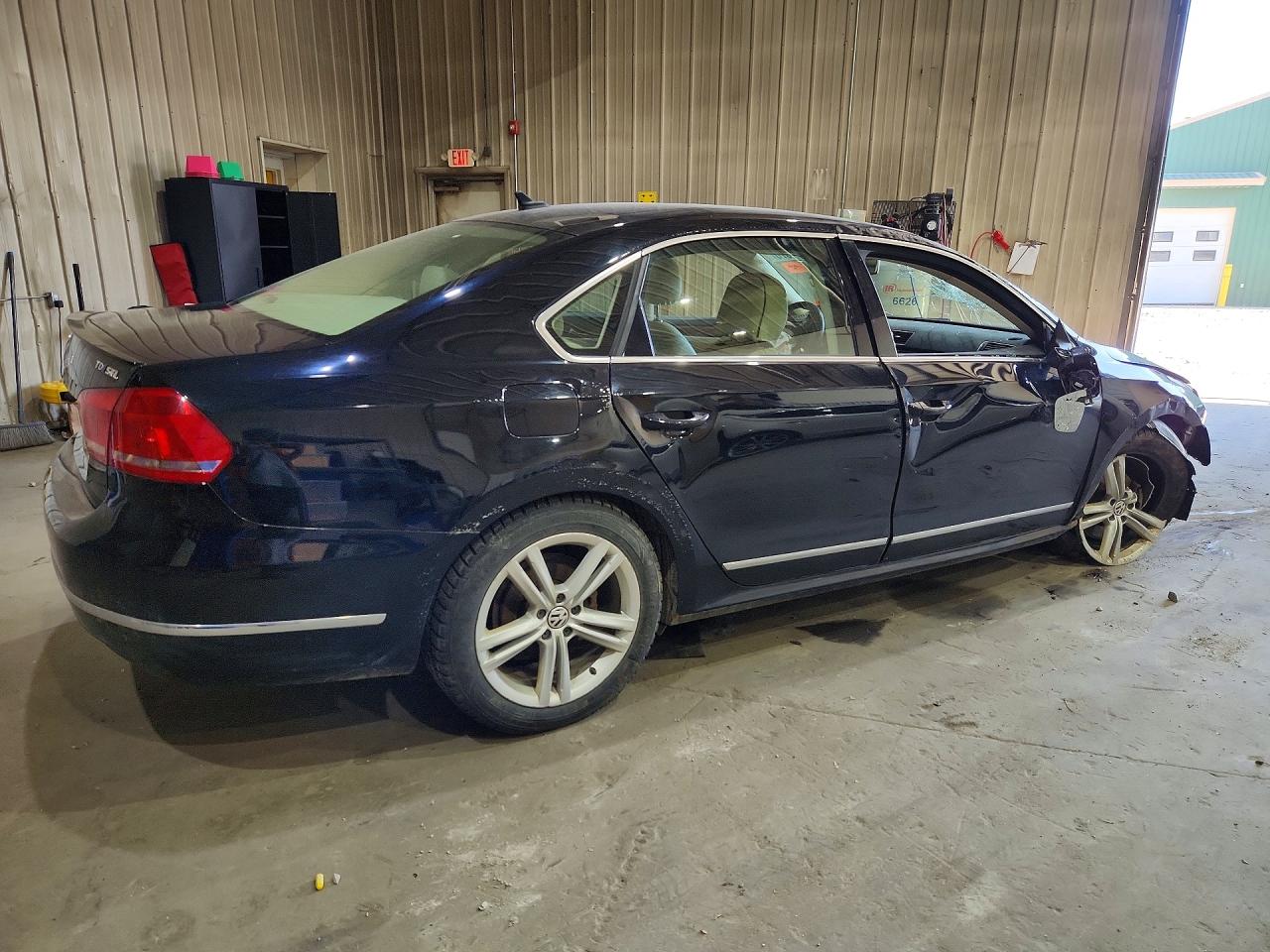 2013 Volkswagen Passat Sel Черный vin: 1VWCN7A36DC068448