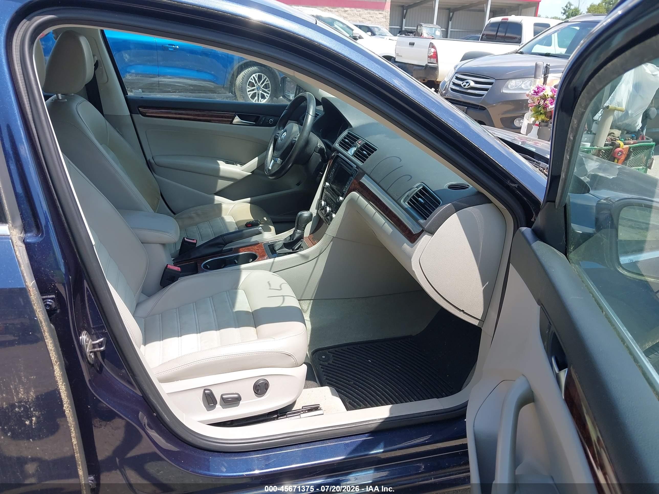2013 Volkswagen Passat 2.0l Tdi Sel Premium Blue vin: 1VWCN7A36DC081510