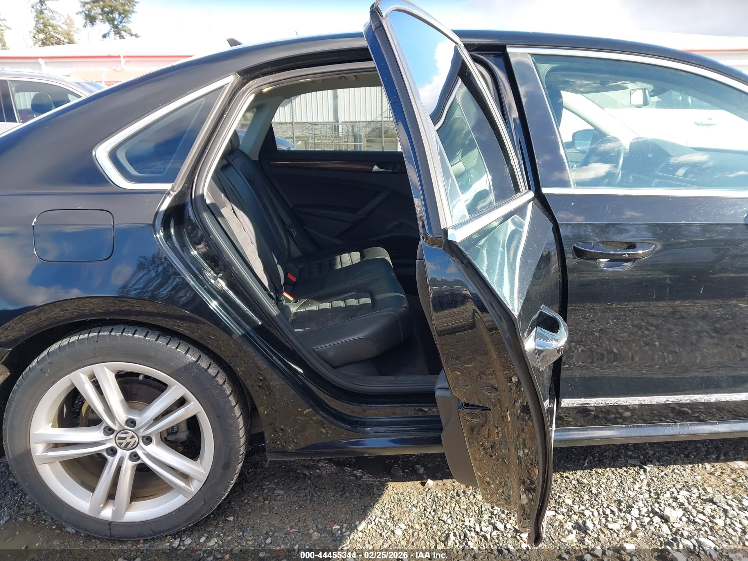 2013 Volkswagen Passat 2.0l Tdi Sel Premium Черный vin: 1VWCN7A36DC122296