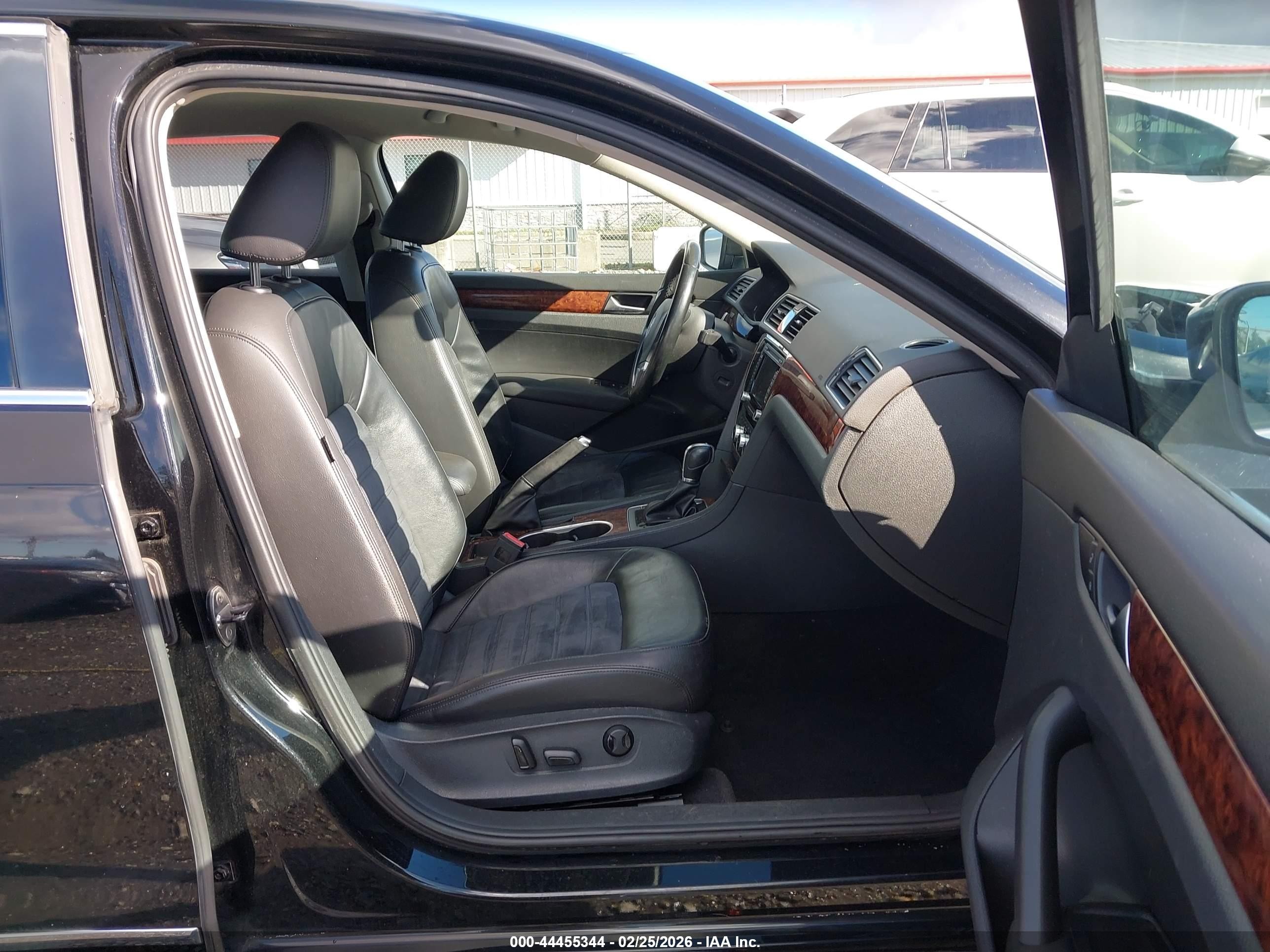 2013 Volkswagen Passat 2.0l Tdi Sel Premium Черный vin: 1VWCN7A36DC122296