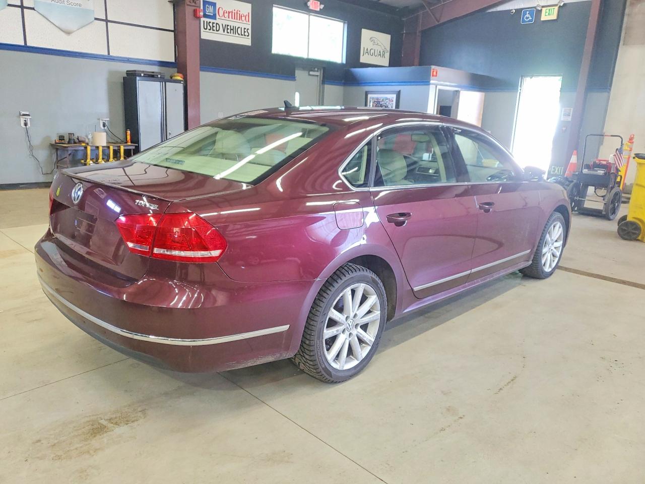2013 Volkswagen Passat Sel Burgundy vin: 1VWCN7A36DC149353