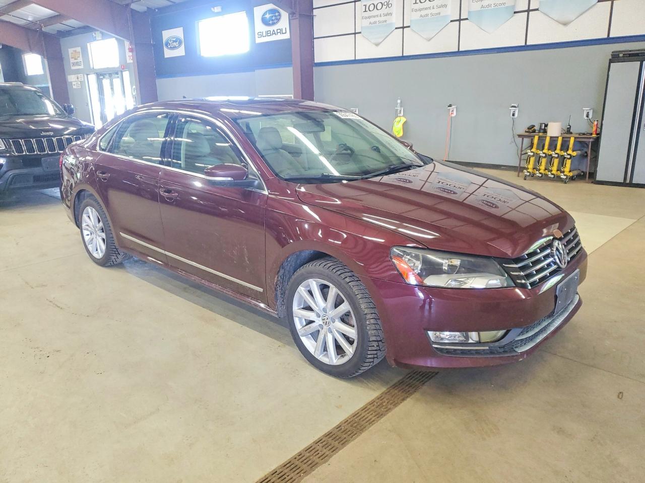 2013 Volkswagen Passat Sel Burgundy vin: 1VWCN7A36DC149353