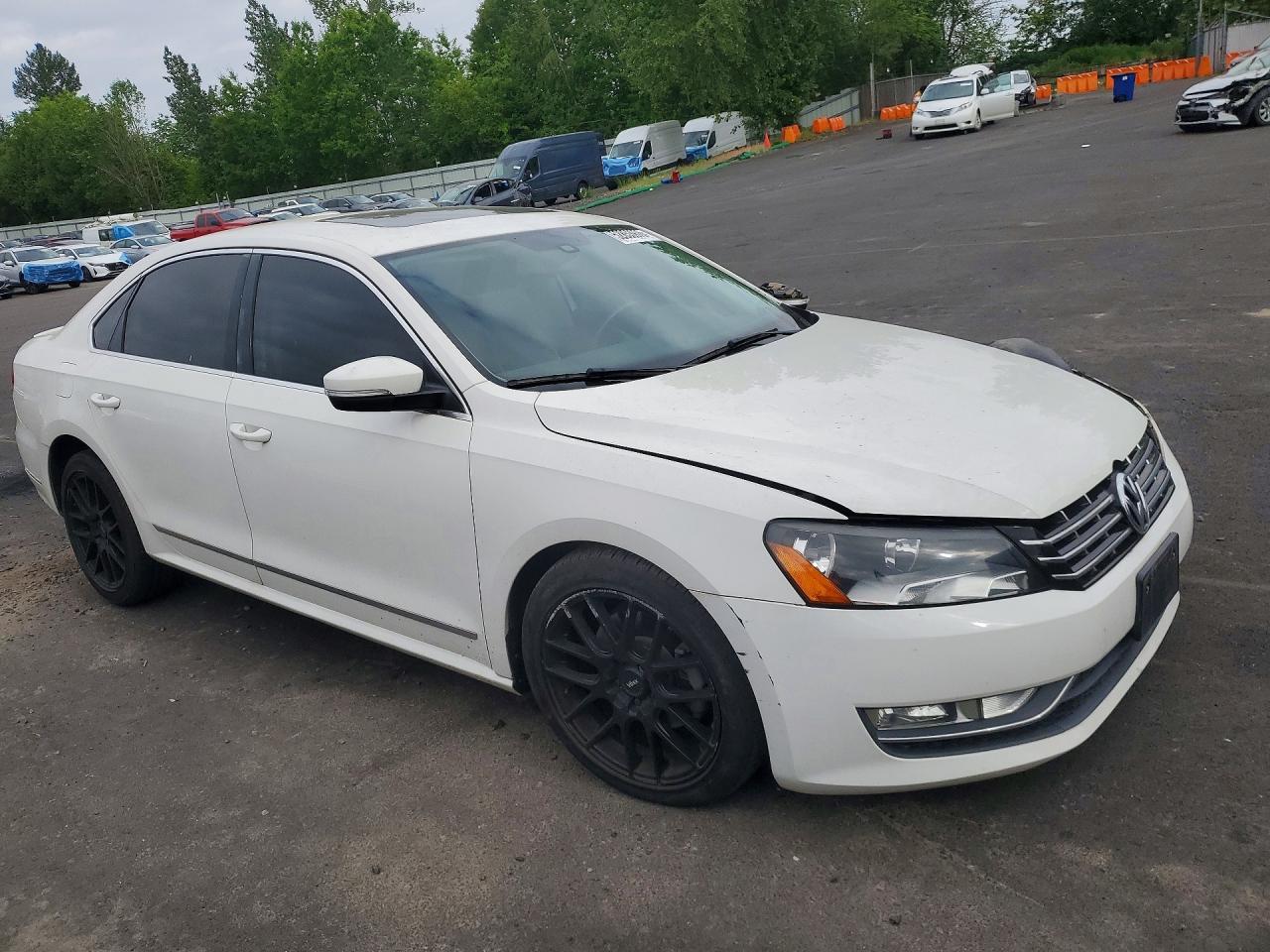 2014 Volkswagen Passat Sel Белый vin: 1VWCN7A36EC009627