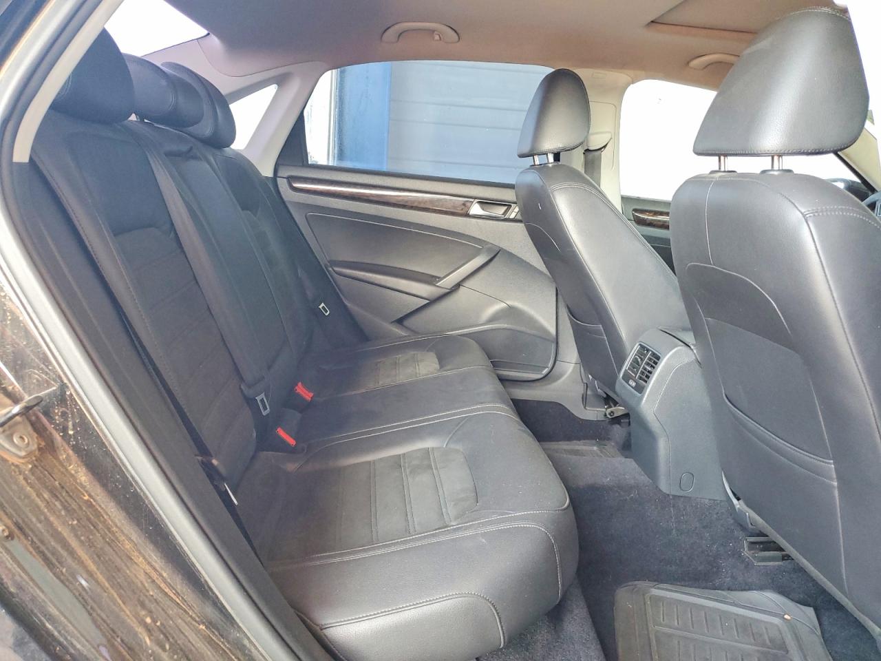 2014 Volkswagen Passat Sel Black vin: 1VWCN7A36EC075630