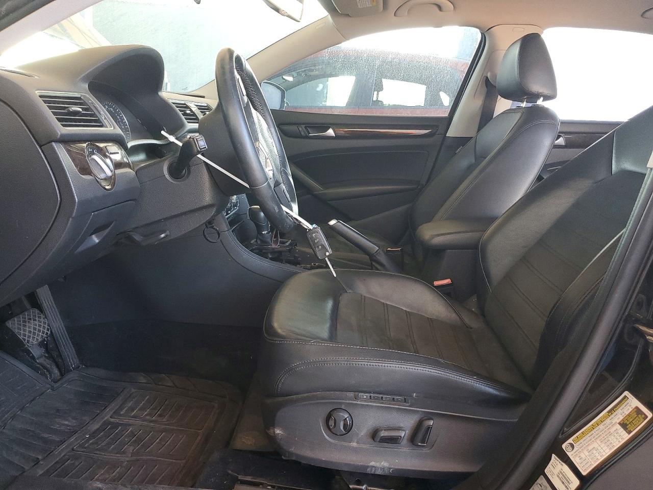2014 Volkswagen Passat Sel Black vin: 1VWCN7A36EC075630