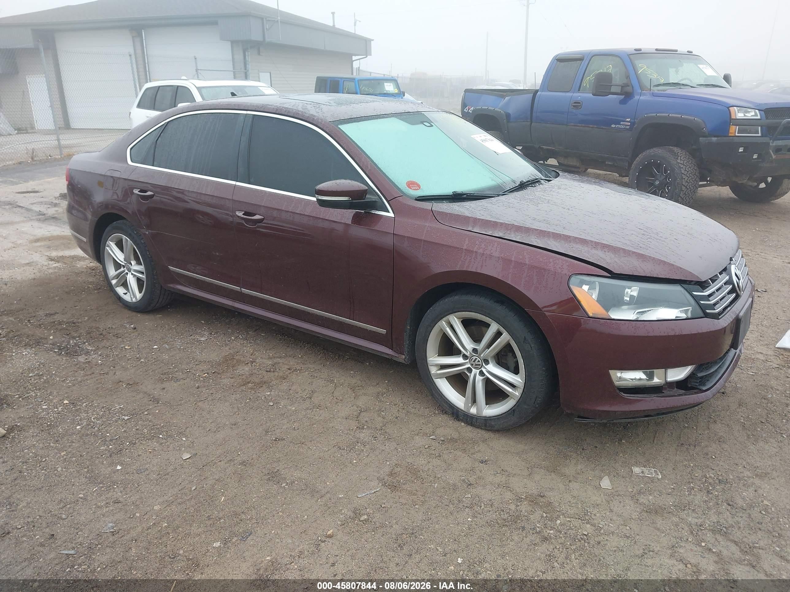 2014 Volkswagen Passat 2.0l Tdi Sel Premium Burgundy vin: 1VWCN7A36EC085803
