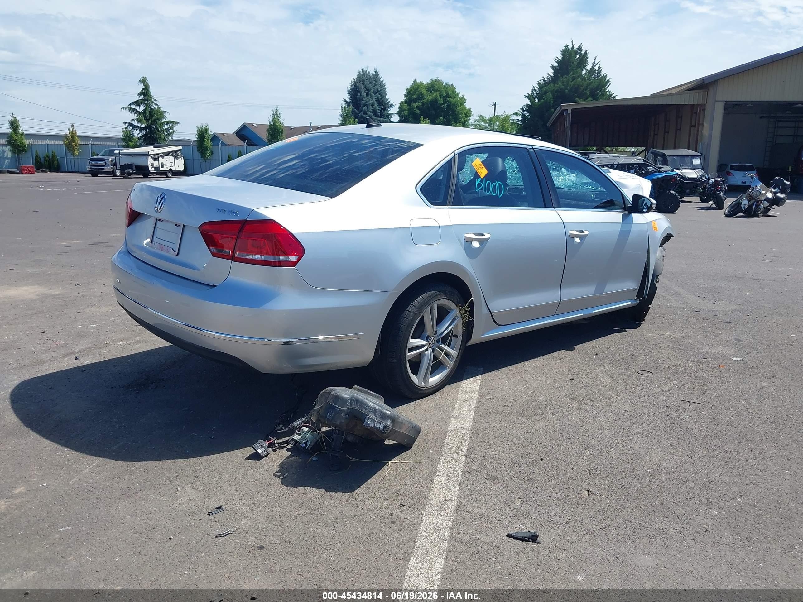 2012 Volkswagen Passat 2.0l Tdi Sel Premium Silver vin: 1VWCN7A37CC010380