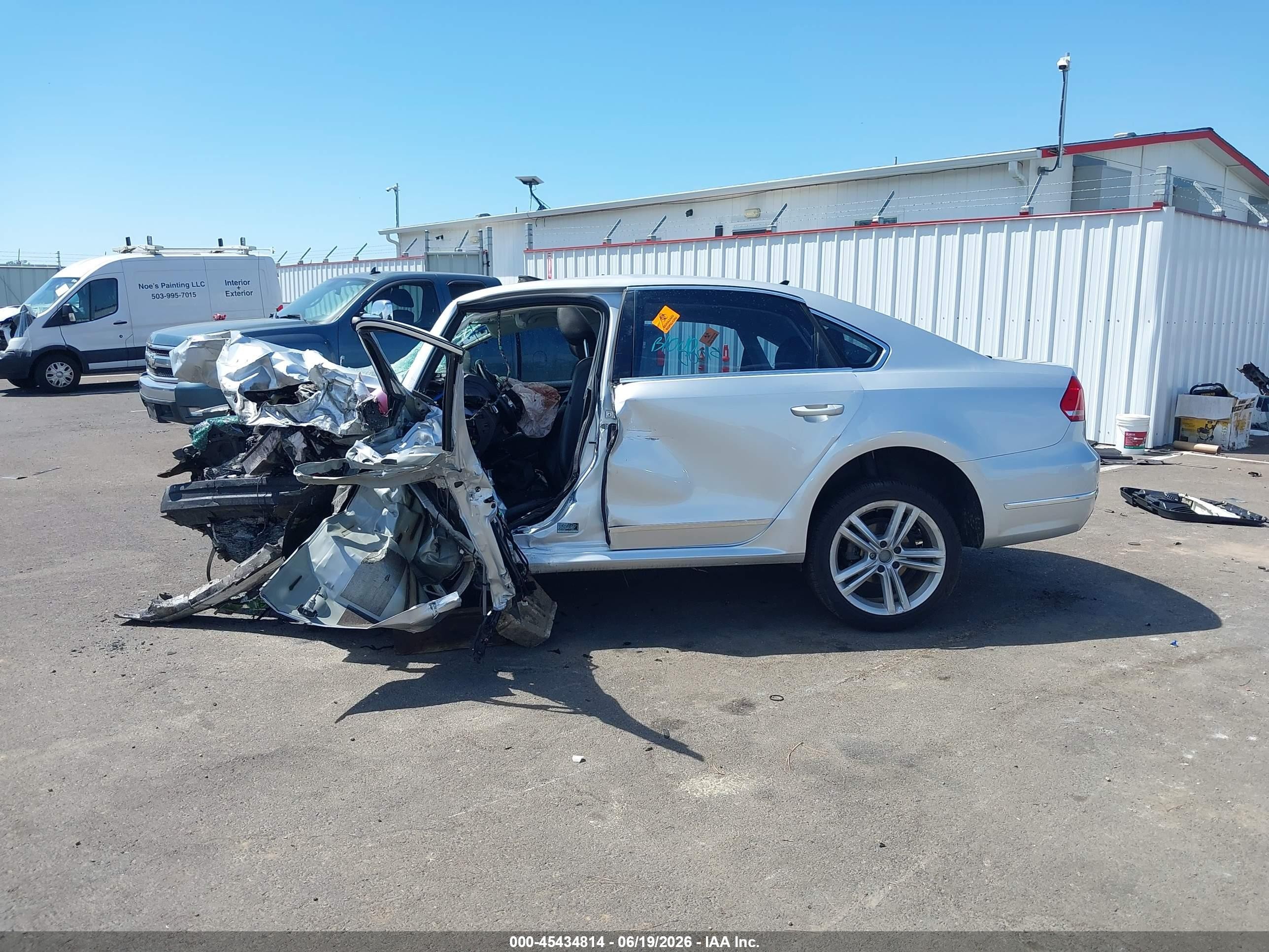 2012 Volkswagen Passat 2.0l Tdi Sel Premium Silver vin: 1VWCN7A37CC010380