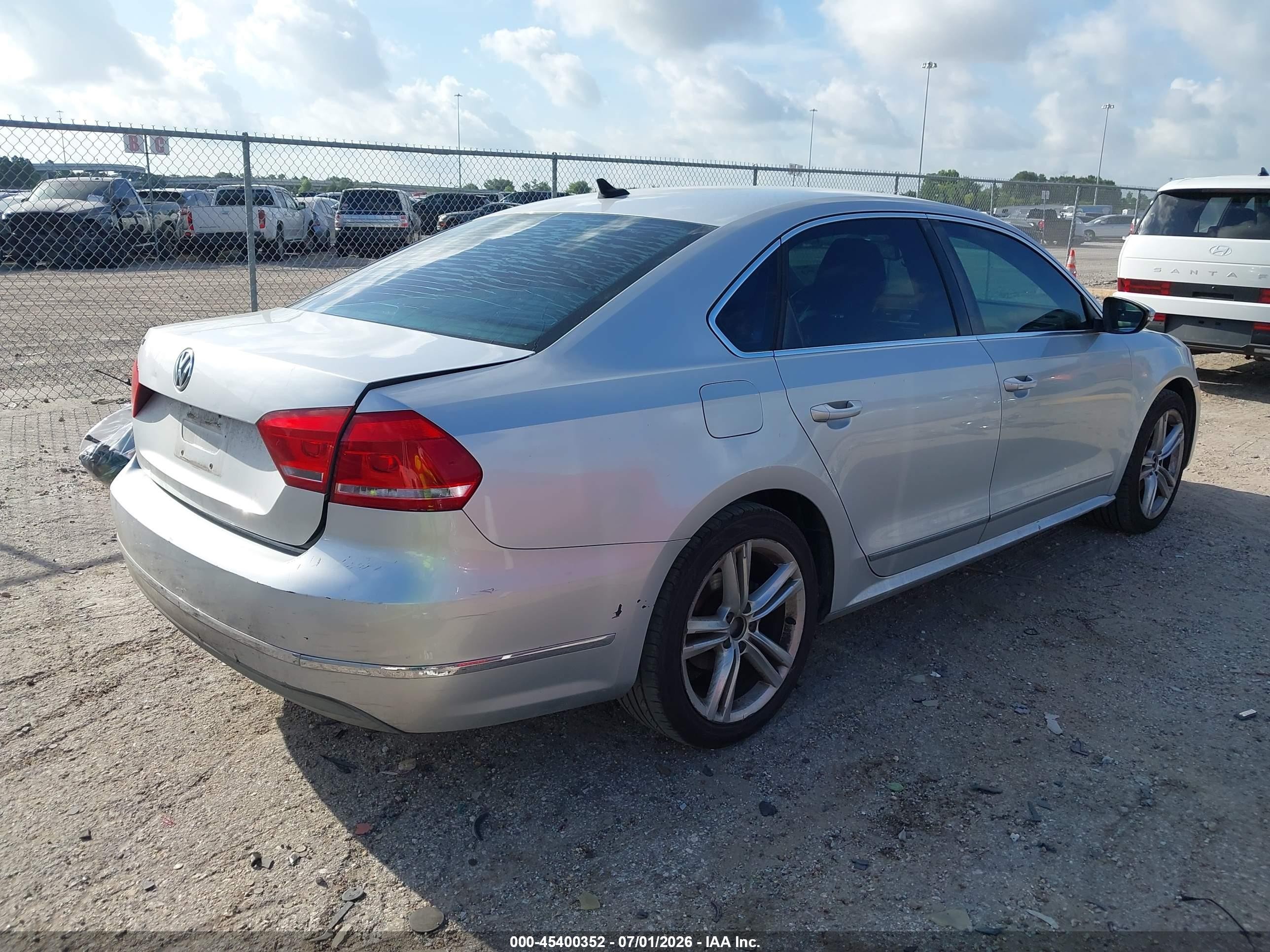2012 Volkswagen Passat 2.0l Tdi Sel Premium Silver vin: 1VWCN7A37CC082955