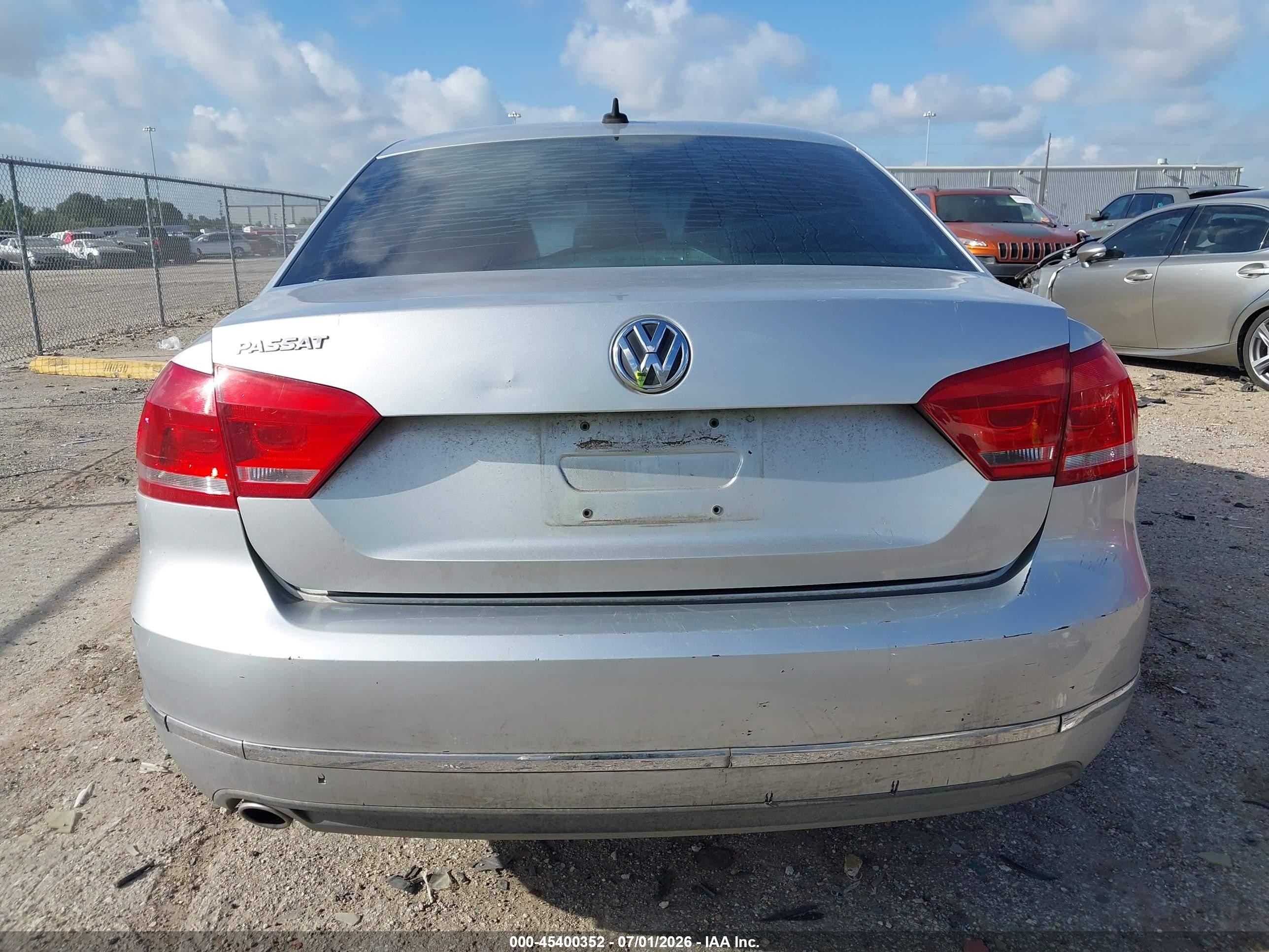 2012 Volkswagen Passat 2.0l Tdi Sel Premium Silver vin: 1VWCN7A37CC082955