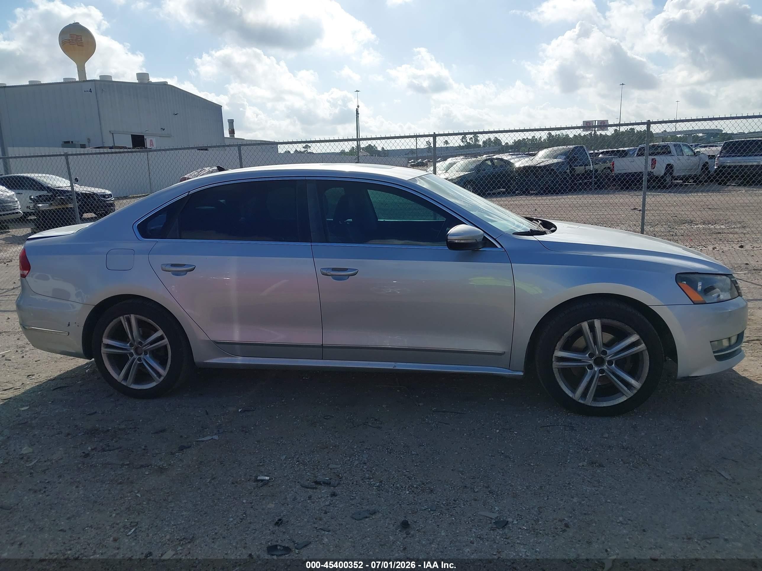 2012 Volkswagen Passat 2.0l Tdi Sel Premium Silver vin: 1VWCN7A37CC082955