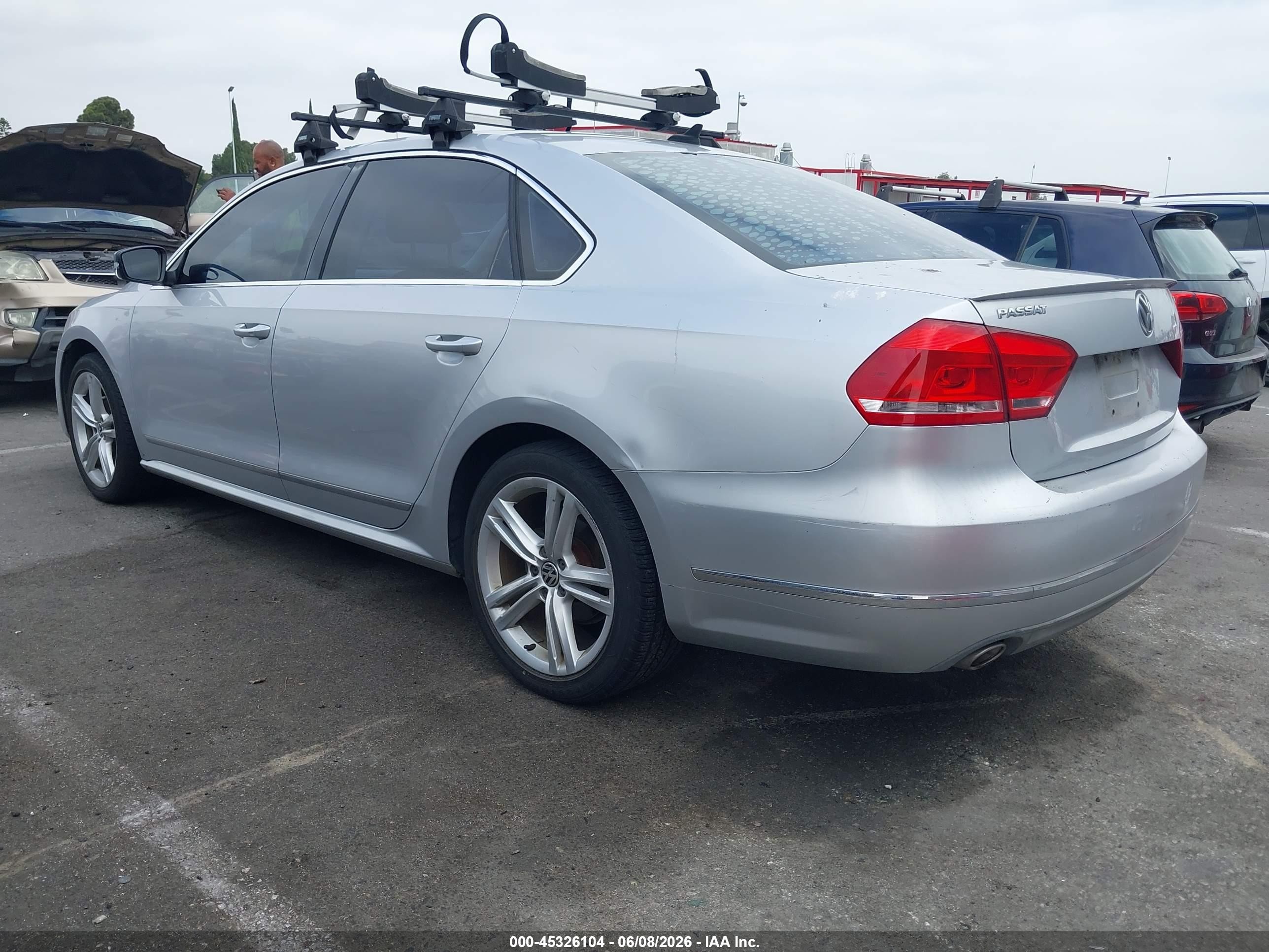 2012 Volkswagen Passat 2.0l Tdi Sel Premium Silver vin: 1VWCN7A37CC083300