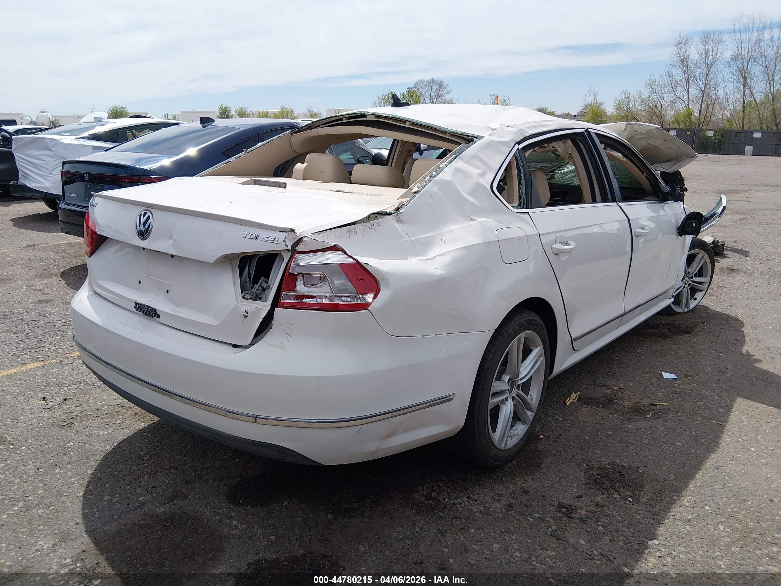 2013 Volkswagen Passat 2.0l Tdi Sel Premium Белый vin: 1VWCN7A37DC029187