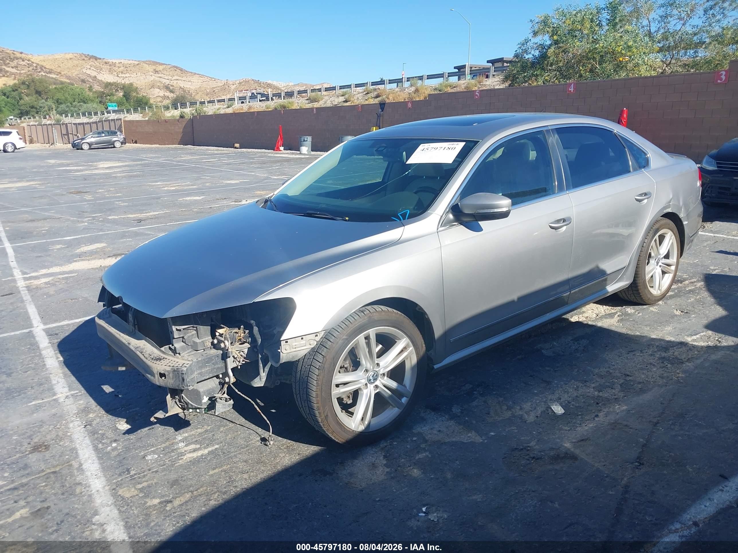 2013 Volkswagen Passat 2.0l Tdi Sel Premium Серый vin: 1VWCN7A37DC108357