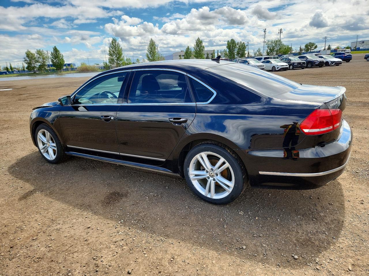2013 Volkswagen Passat Sel Black vin: 1VWCN7A37DC111064
