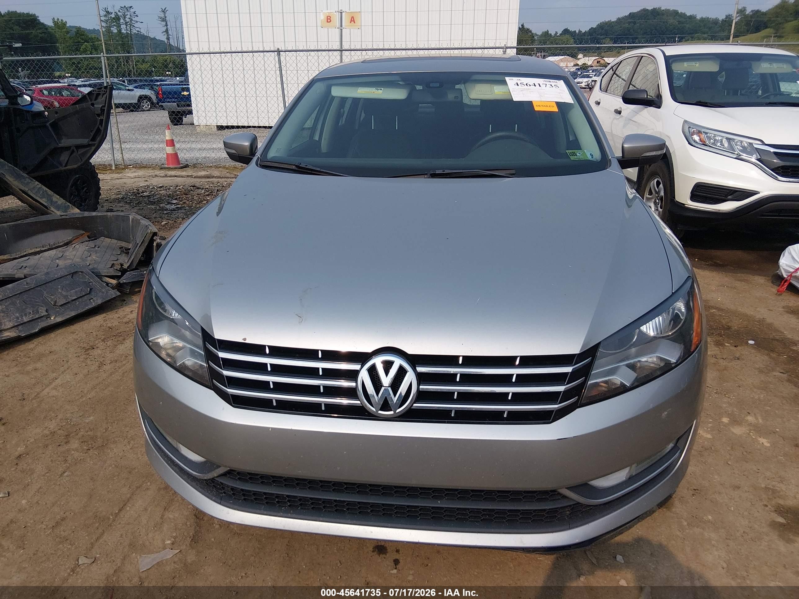 2013 Volkswagen Passat 2.0l Tdi Sel Premium Silver vin: 1VWCN7A37DC126969
