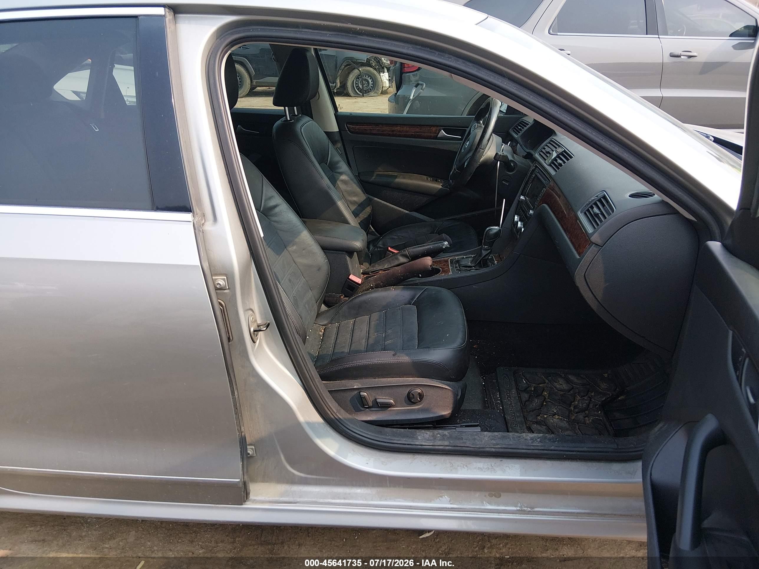 2013 Volkswagen Passat 2.0l Tdi Sel Premium Silver vin: 1VWCN7A37DC126969