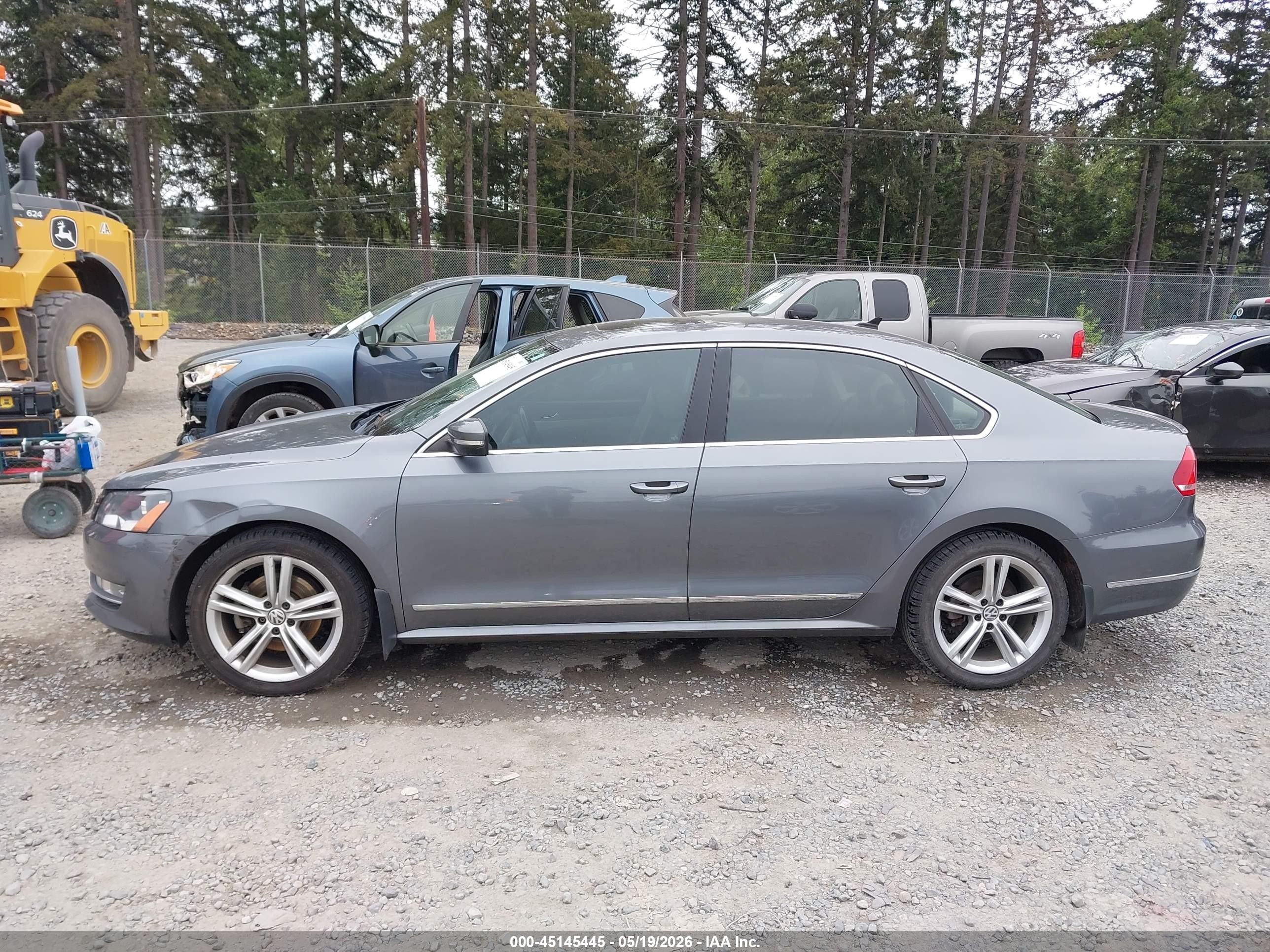 2013 Volkswagen Passat 2.0l Tdi Sel Premium Gray vin: 1VWCN7A37DC142072