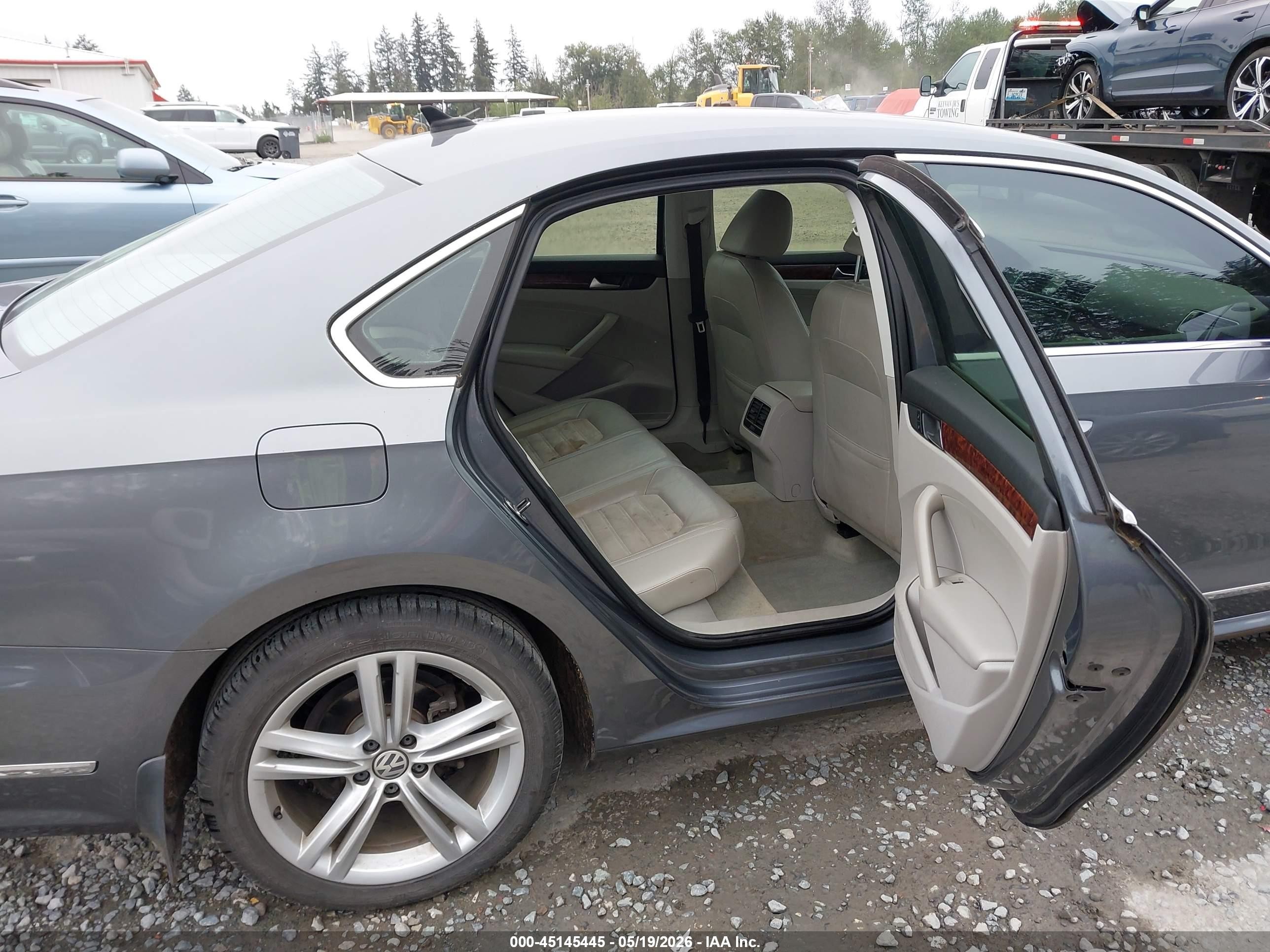 2013 Volkswagen Passat 2.0l Tdi Sel Premium Gray vin: 1VWCN7A37DC142072