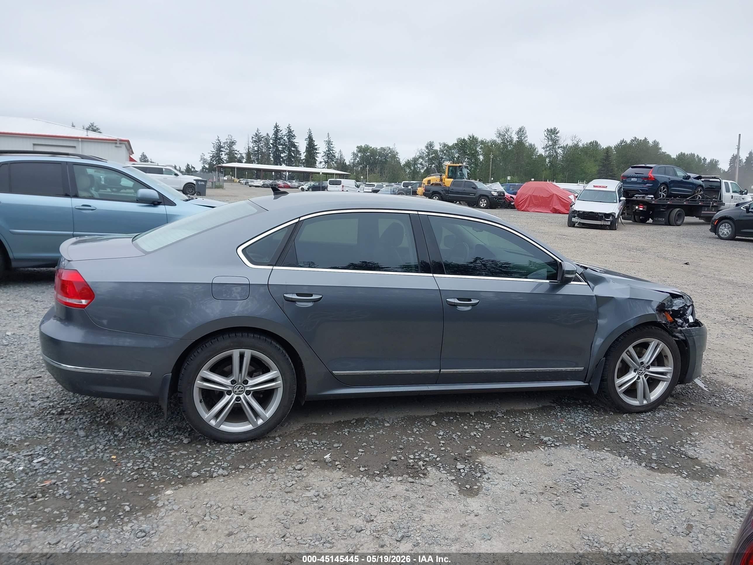 2013 Volkswagen Passat 2.0l Tdi Sel Premium Gray vin: 1VWCN7A37DC142072