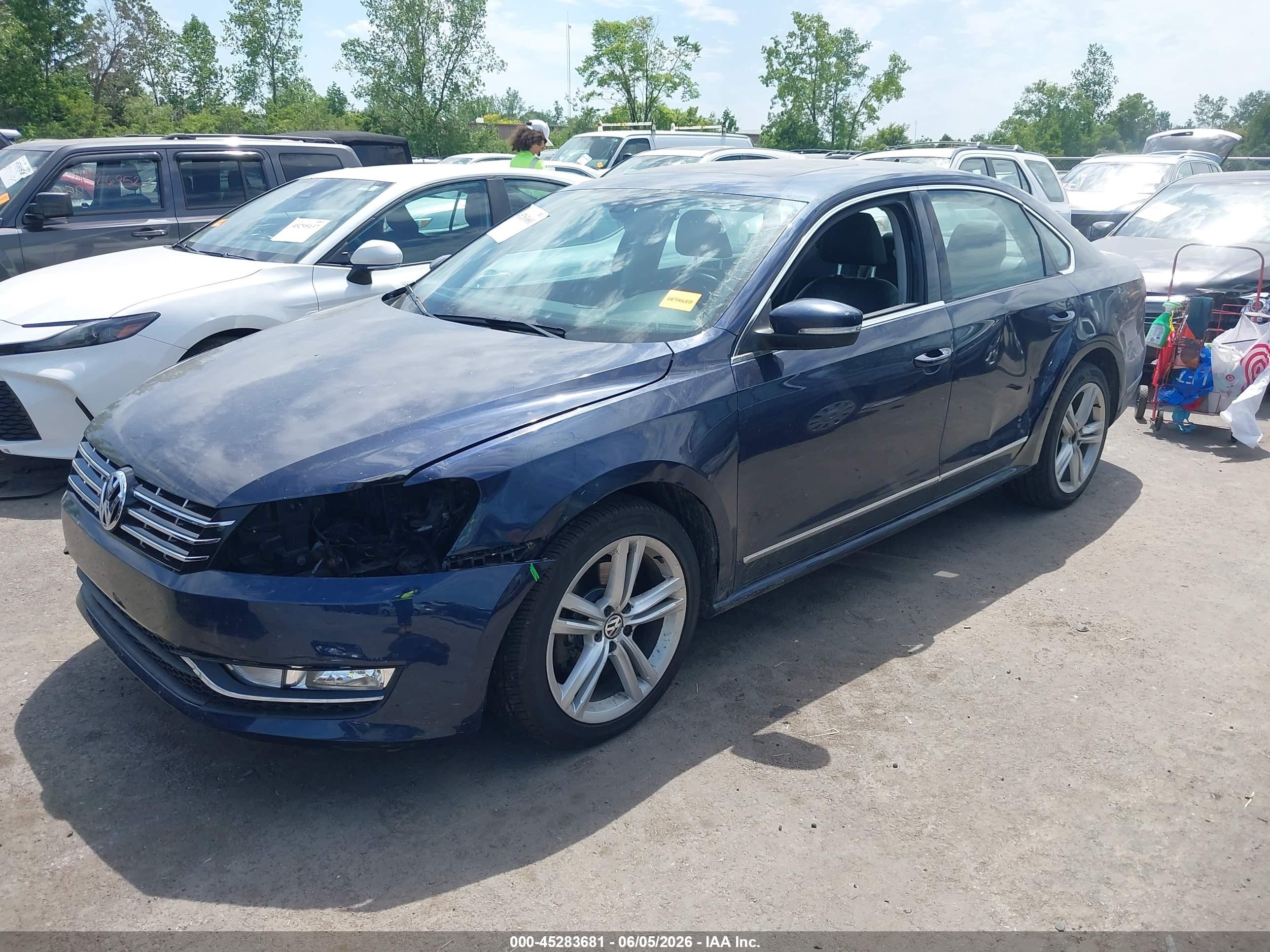2013 Volkswagen Passat 2.0l Tdi Sel Premium Dark Blue vin: 1VWCN7A37DC145683