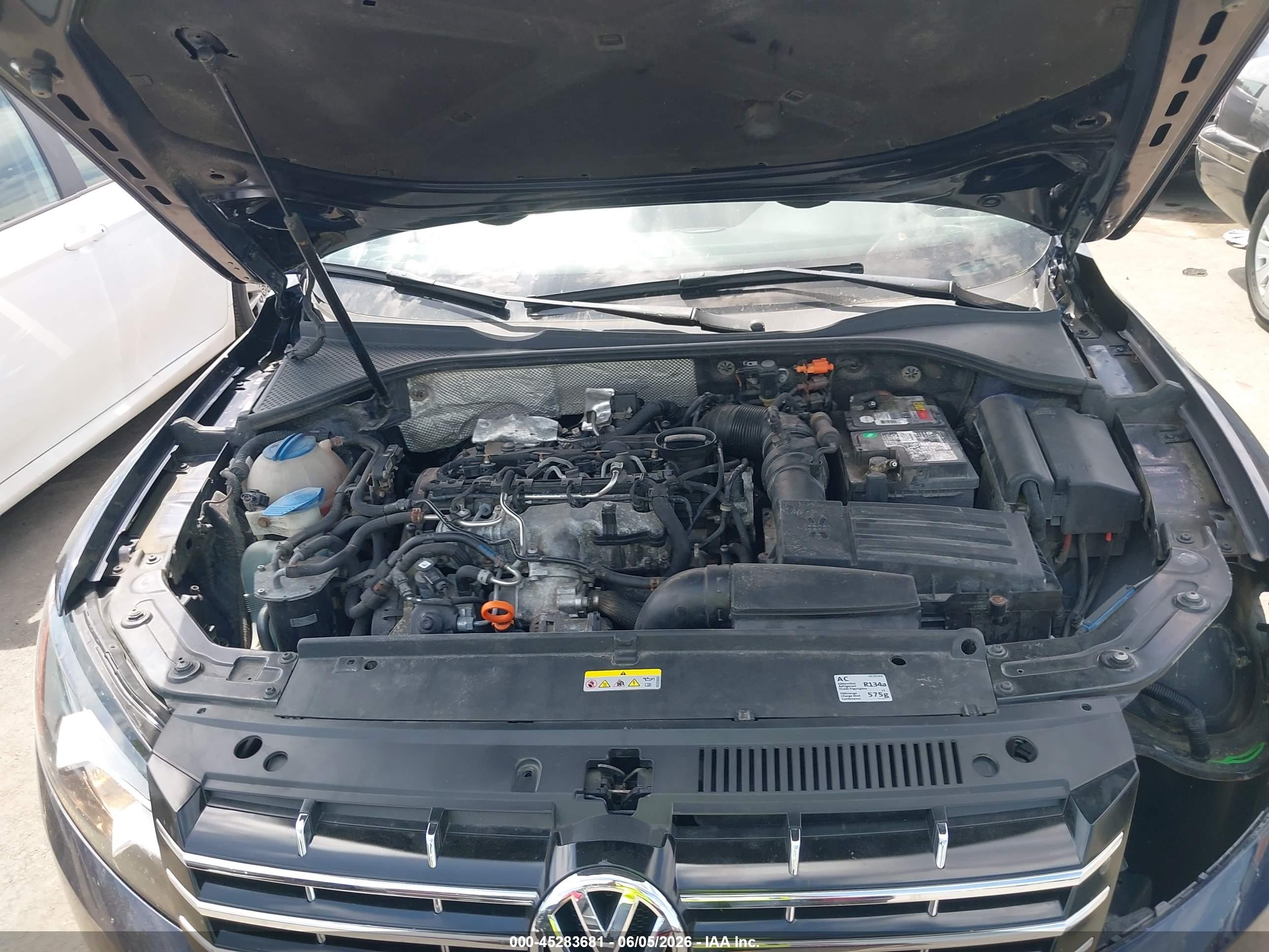 2013 Volkswagen Passat 2.0l Tdi Sel Premium Dark Blue vin: 1VWCN7A37DC145683