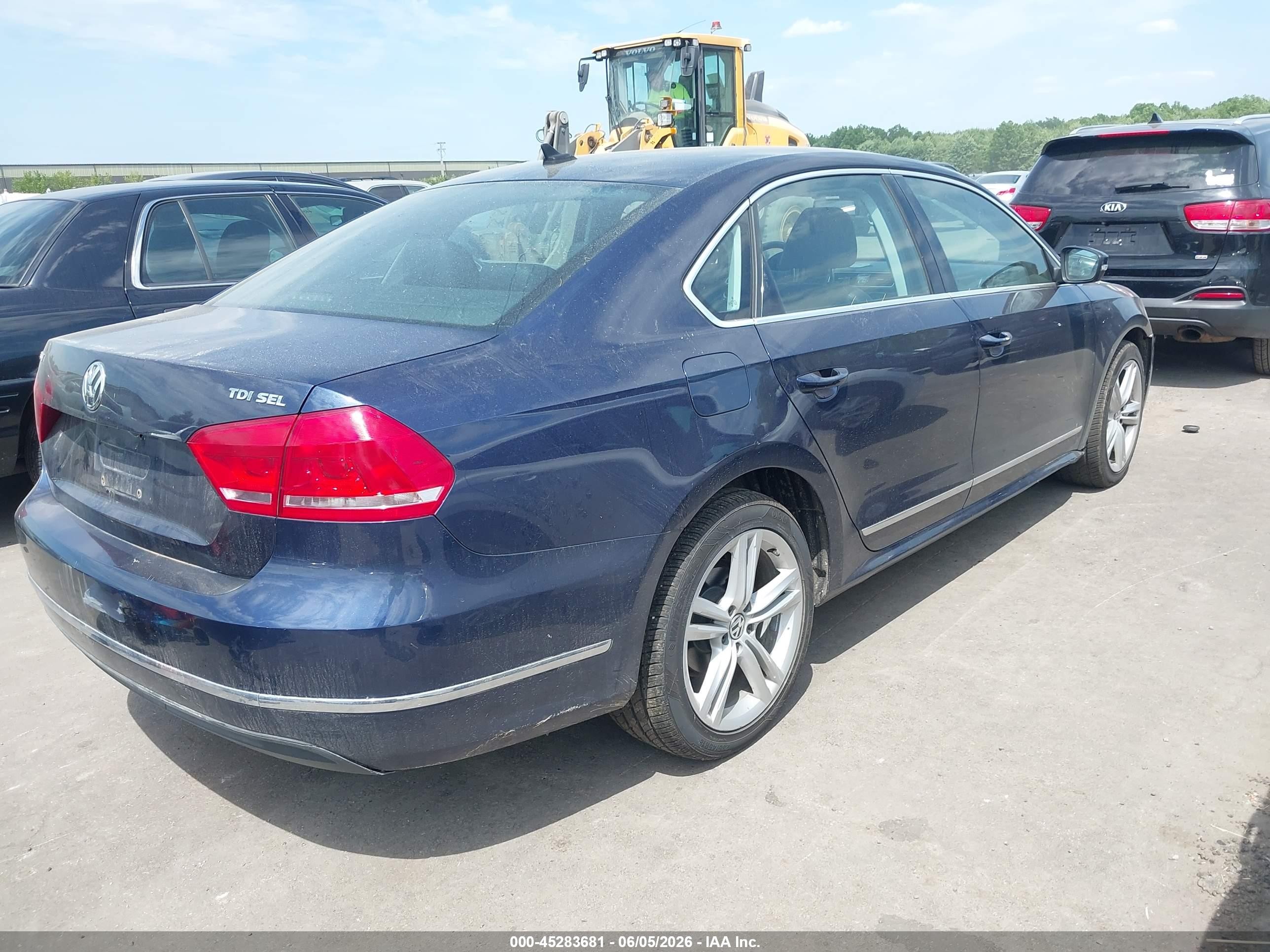 2013 Volkswagen Passat 2.0l Tdi Sel Premium Dark Blue vin: 1VWCN7A37DC145683