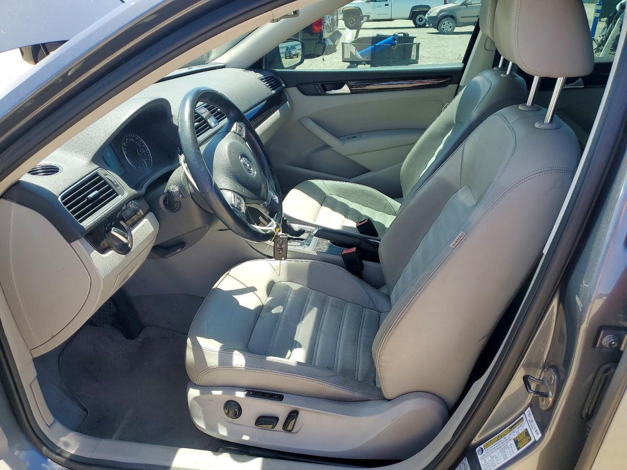 2014 Volkswagen Passat Sel Gray vin: 1VWCN7A37EC012925