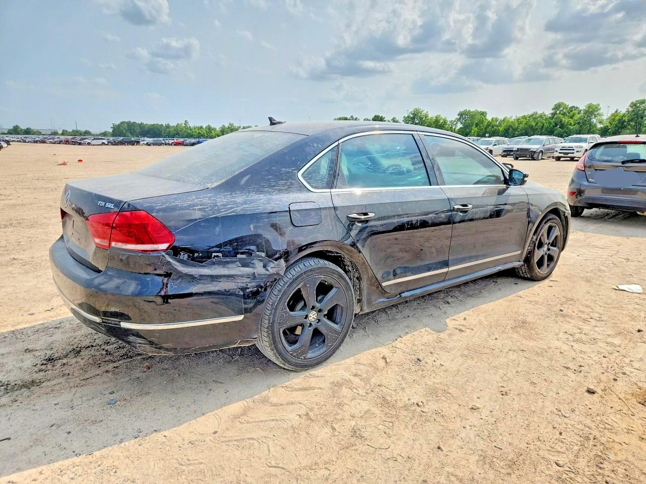 2014 Volkswagen Passat Sel Black vin: 1VWCN7A37EC071716