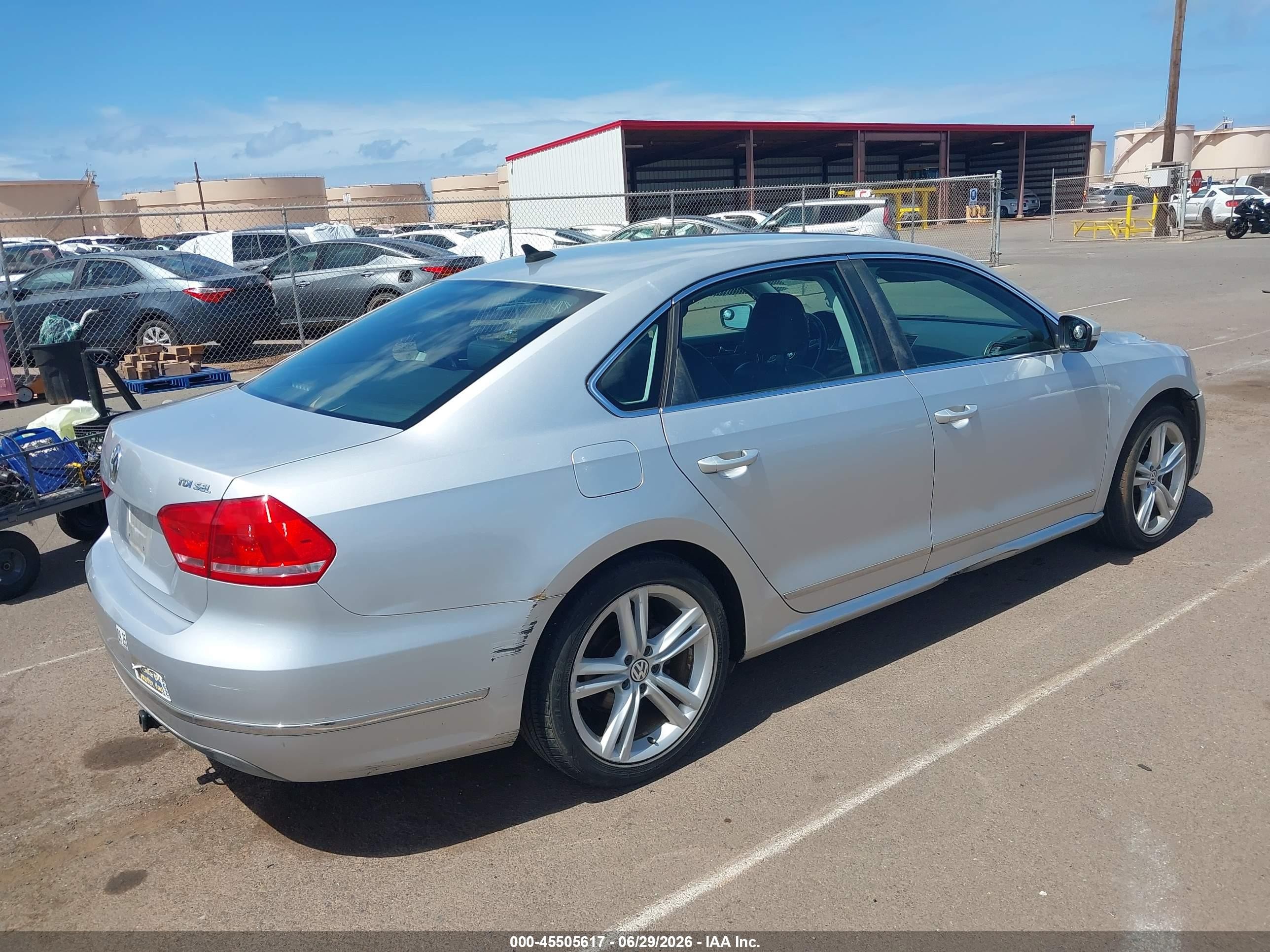 2014 Volkswagen Passat 2.0l Tdi Sel Premium Silver vin: 1VWCN7A37EC085406