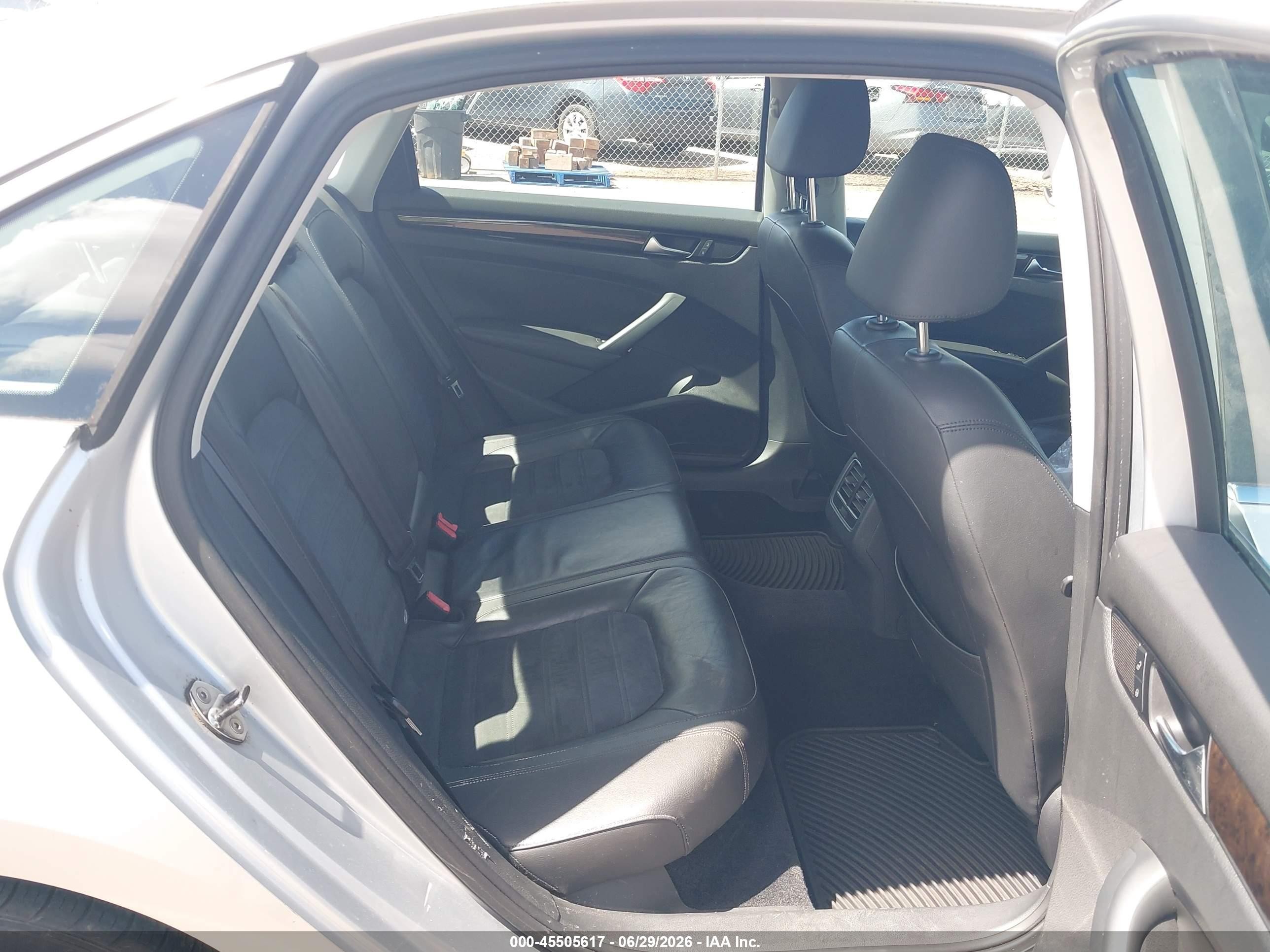 2014 Volkswagen Passat 2.0l Tdi Sel Premium Silver vin: 1VWCN7A37EC085406