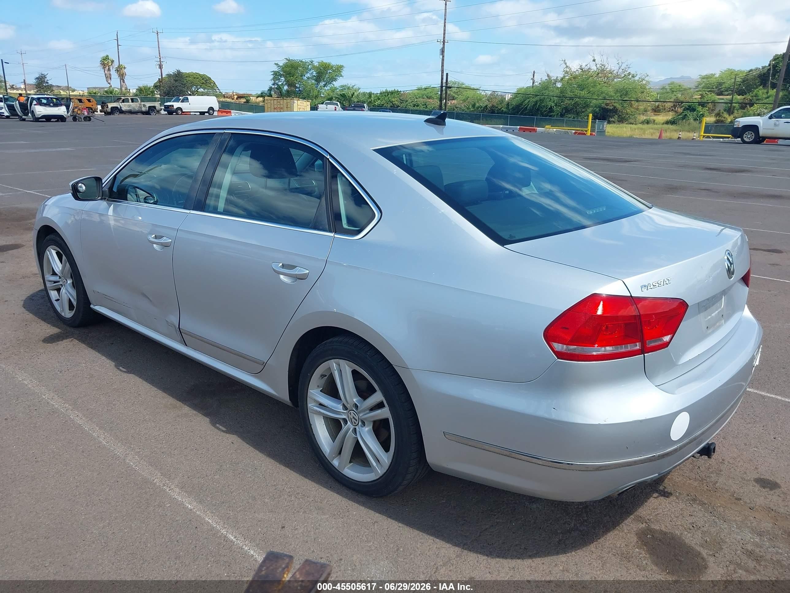 2014 Volkswagen Passat 2.0l Tdi Sel Premium Silver vin: 1VWCN7A37EC085406