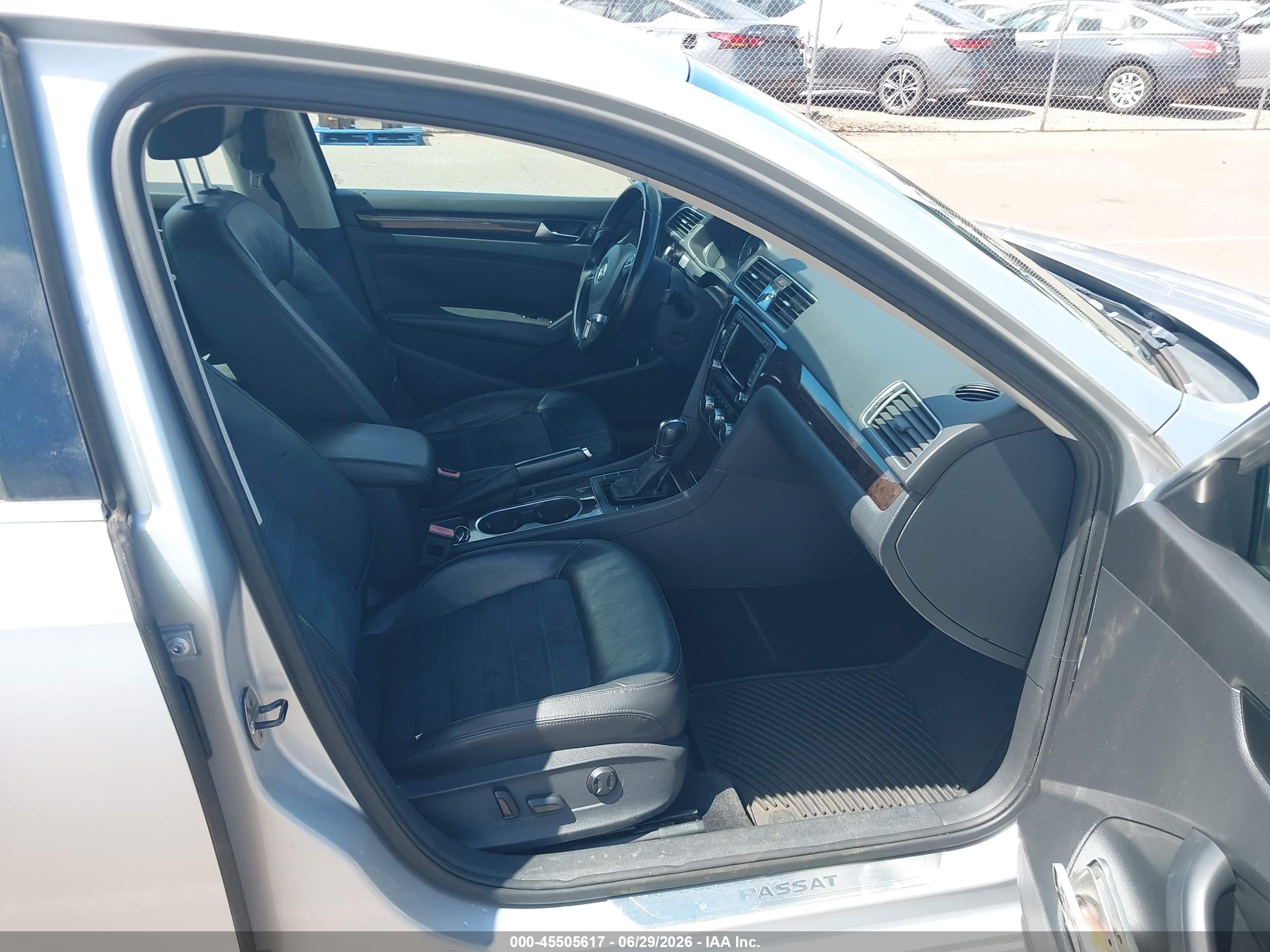 2014 Volkswagen Passat 2.0l Tdi Sel Premium Silver vin: 1VWCN7A37EC085406