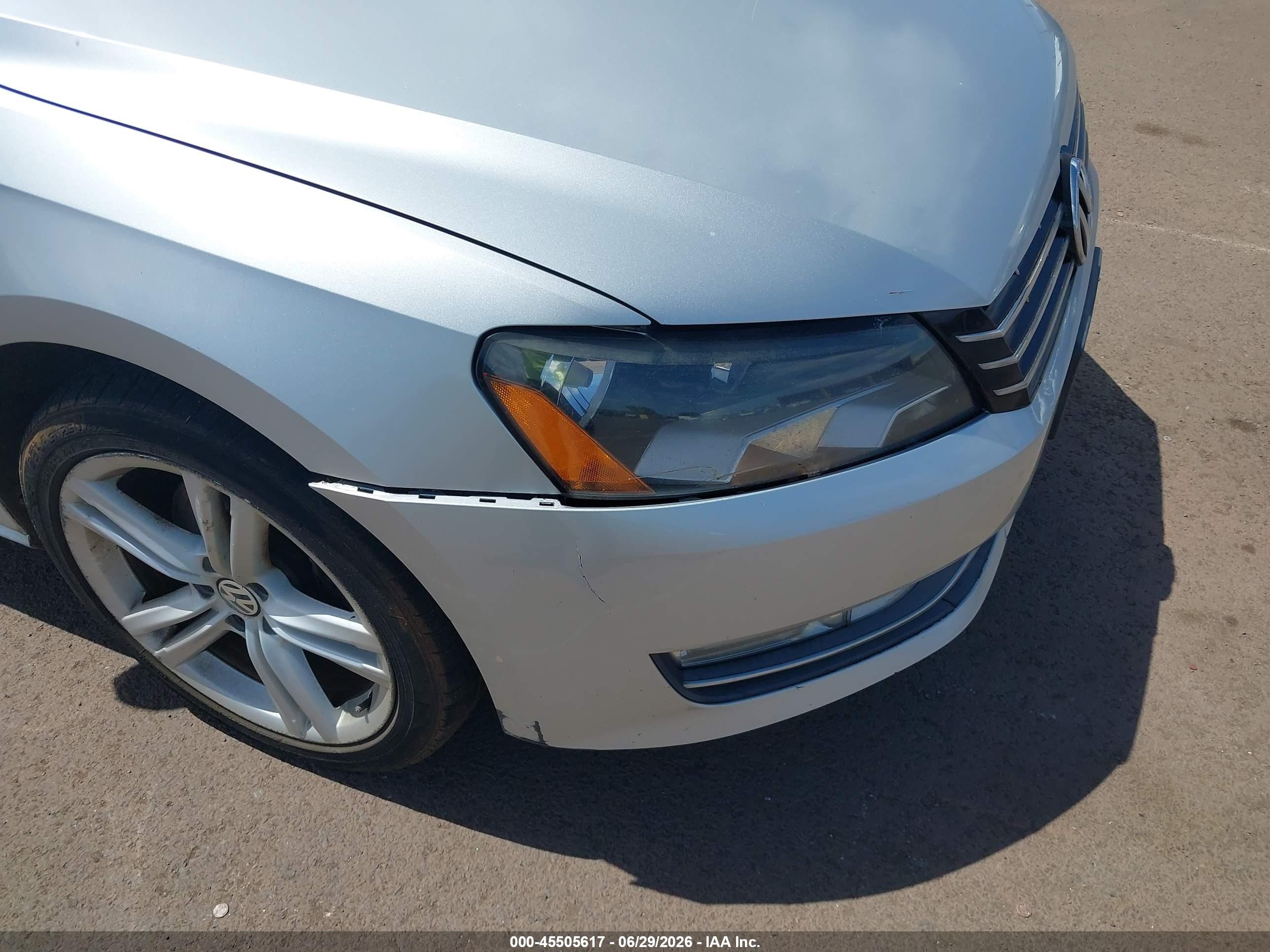 2014 Volkswagen Passat 2.0l Tdi Sel Premium Silver vin: 1VWCN7A37EC085406