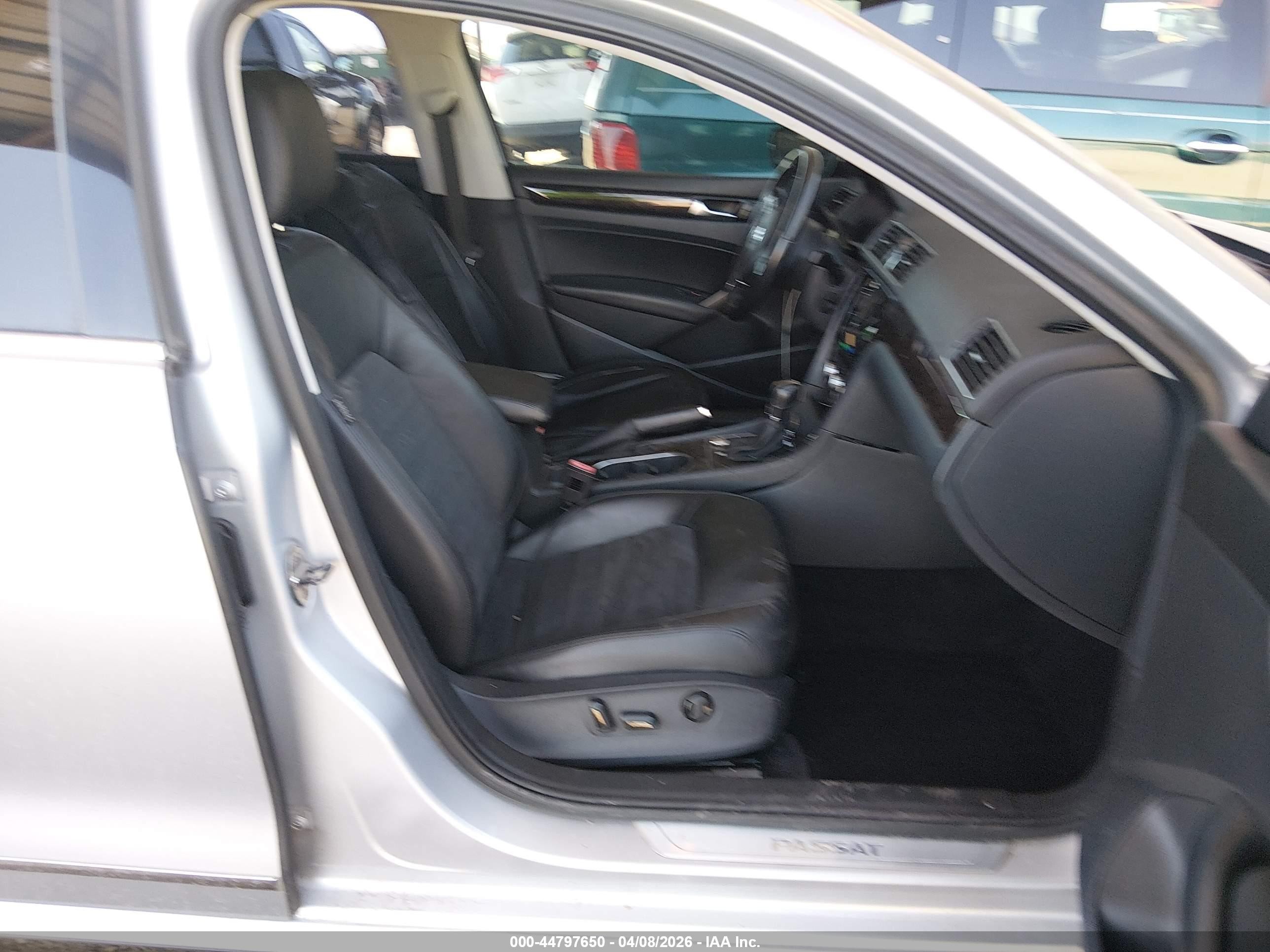 2014 Volkswagen Passat 2.0l Tdi Sel Premium Silver vin: 1VWCN7A37EC103287