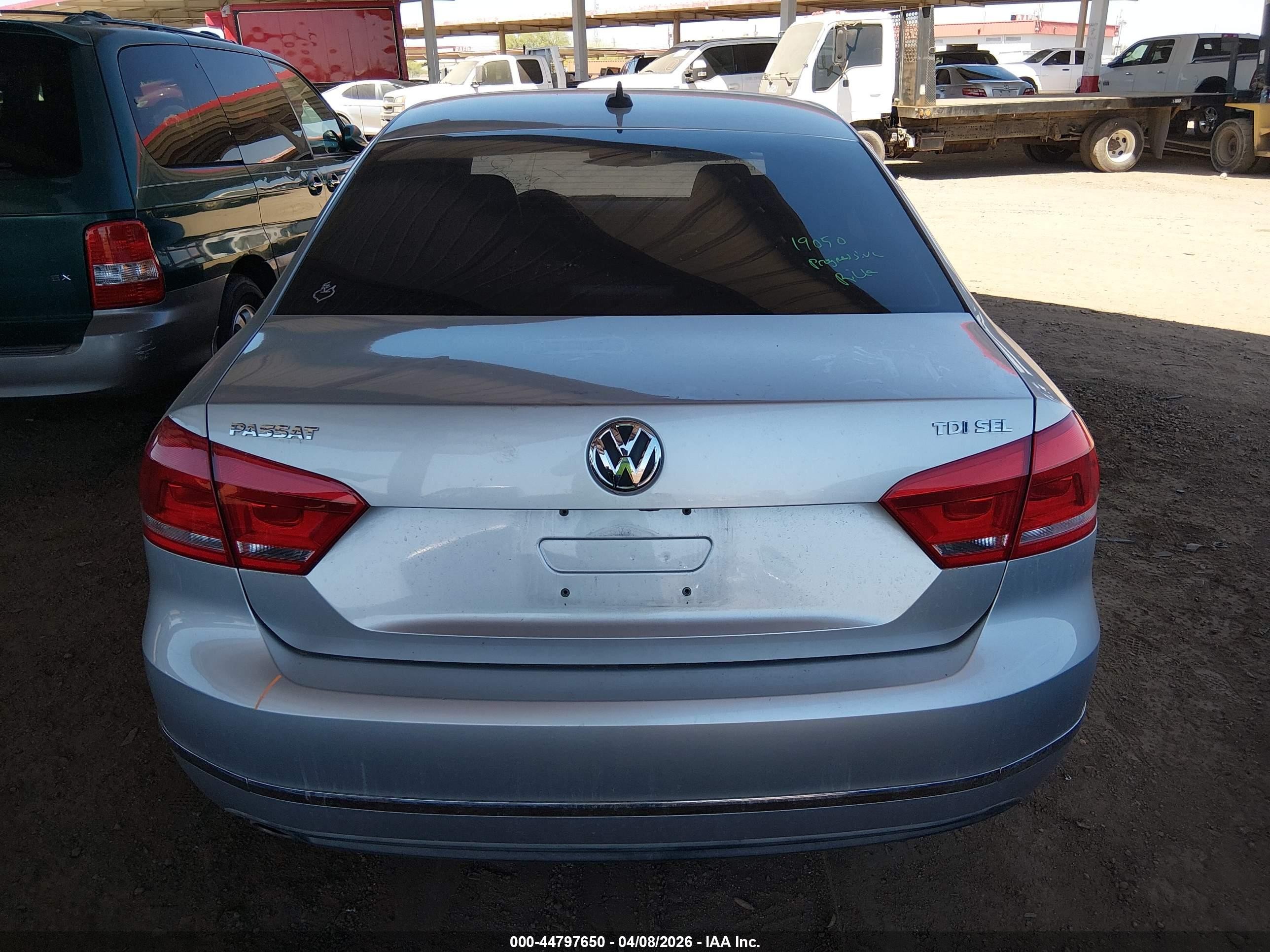 2014 Volkswagen Passat 2.0l Tdi Sel Premium Silver vin: 1VWCN7A37EC103287