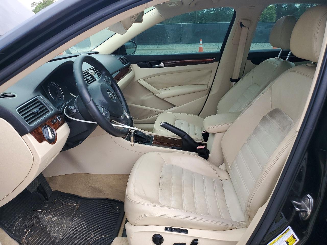 2012 Volkswagen Passat Sel Black vin: 1VWCN7A38CC003311